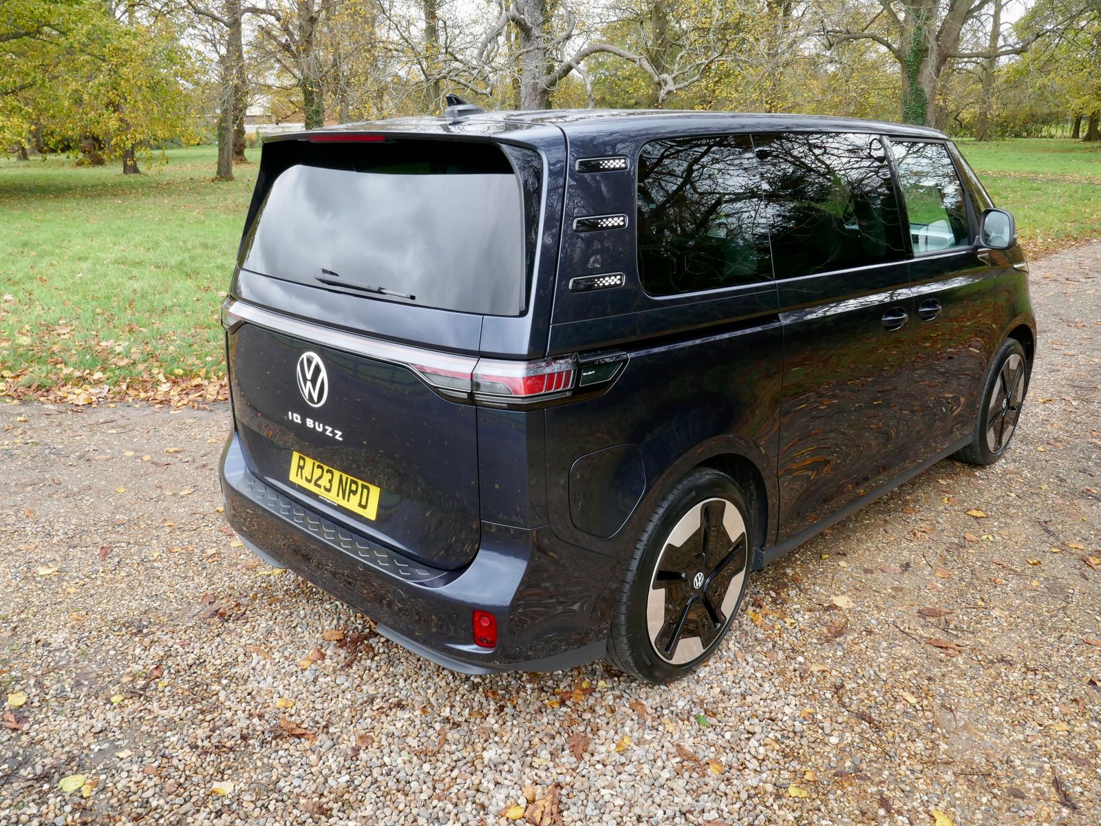 Volkswagen ID. Buzz Pro 77kWh 1ST Edition MPV 5dr Electric Auto (204 ps) 5dr Automatic 2025