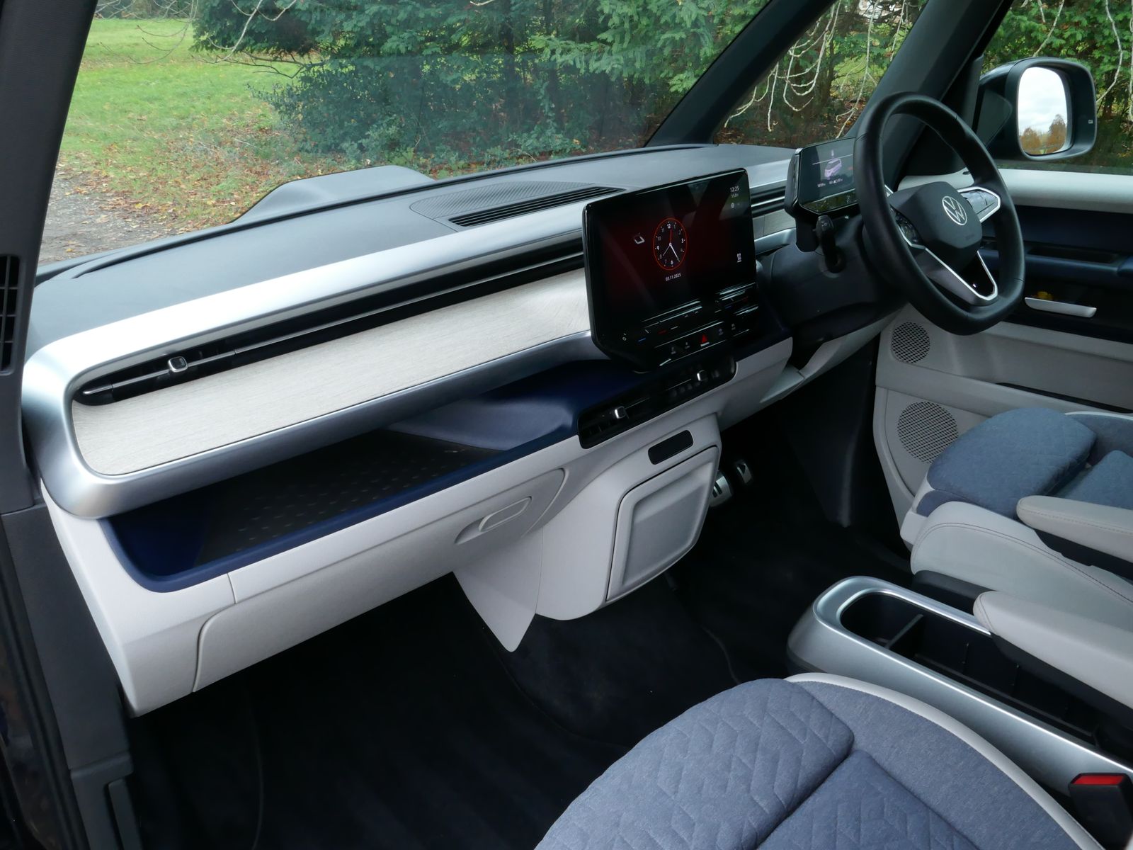 Volkswagen ID. Buzz Pro 77kWh 1ST Edition MPV 5dr Electric Auto (204 ps) 5dr Automatic 2025