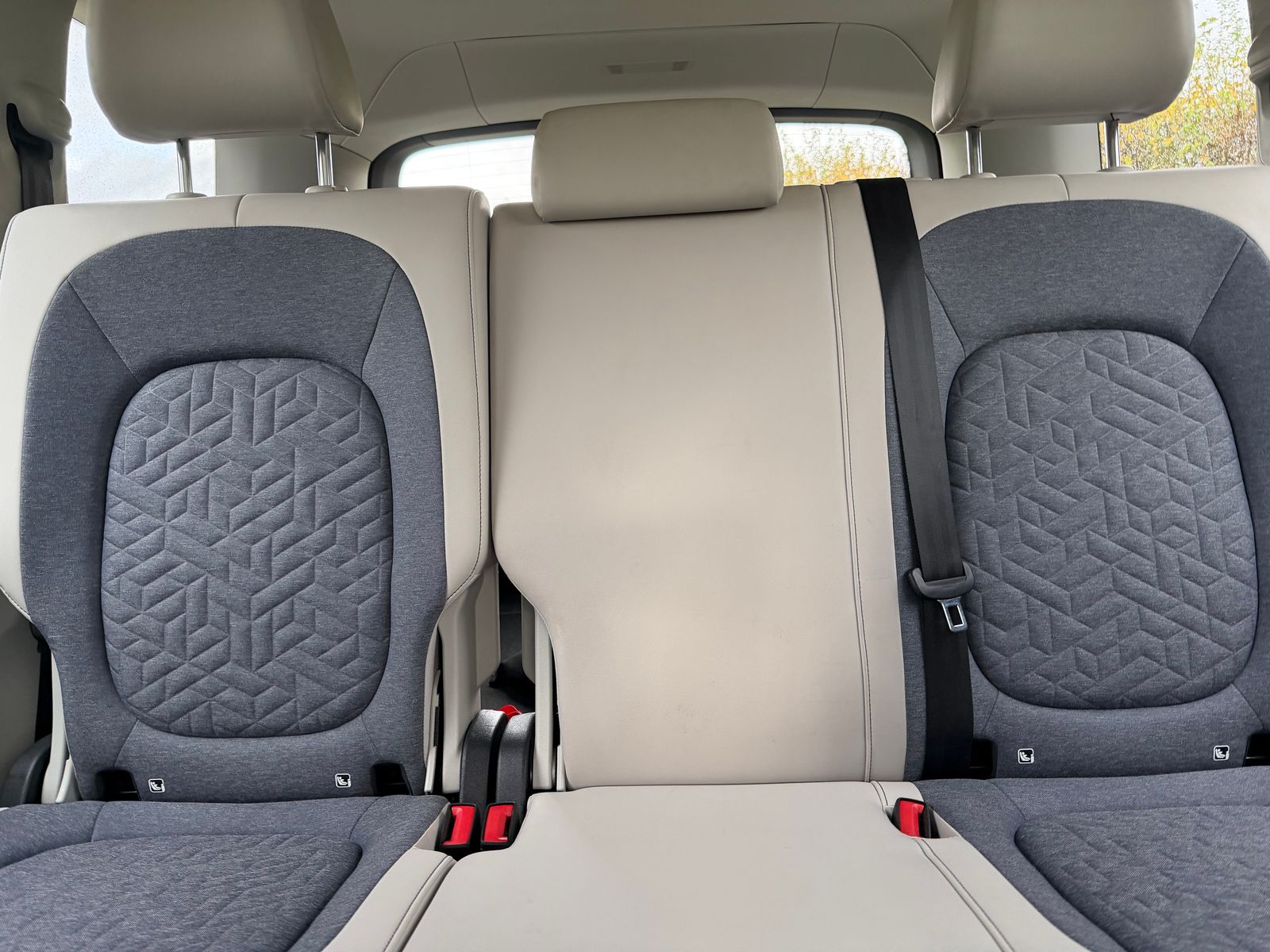 Volkswagen ID. Buzz Pro 77kWh 1ST Edition MPV 5dr Electric Auto (204 ps) 5dr Automatic 2025