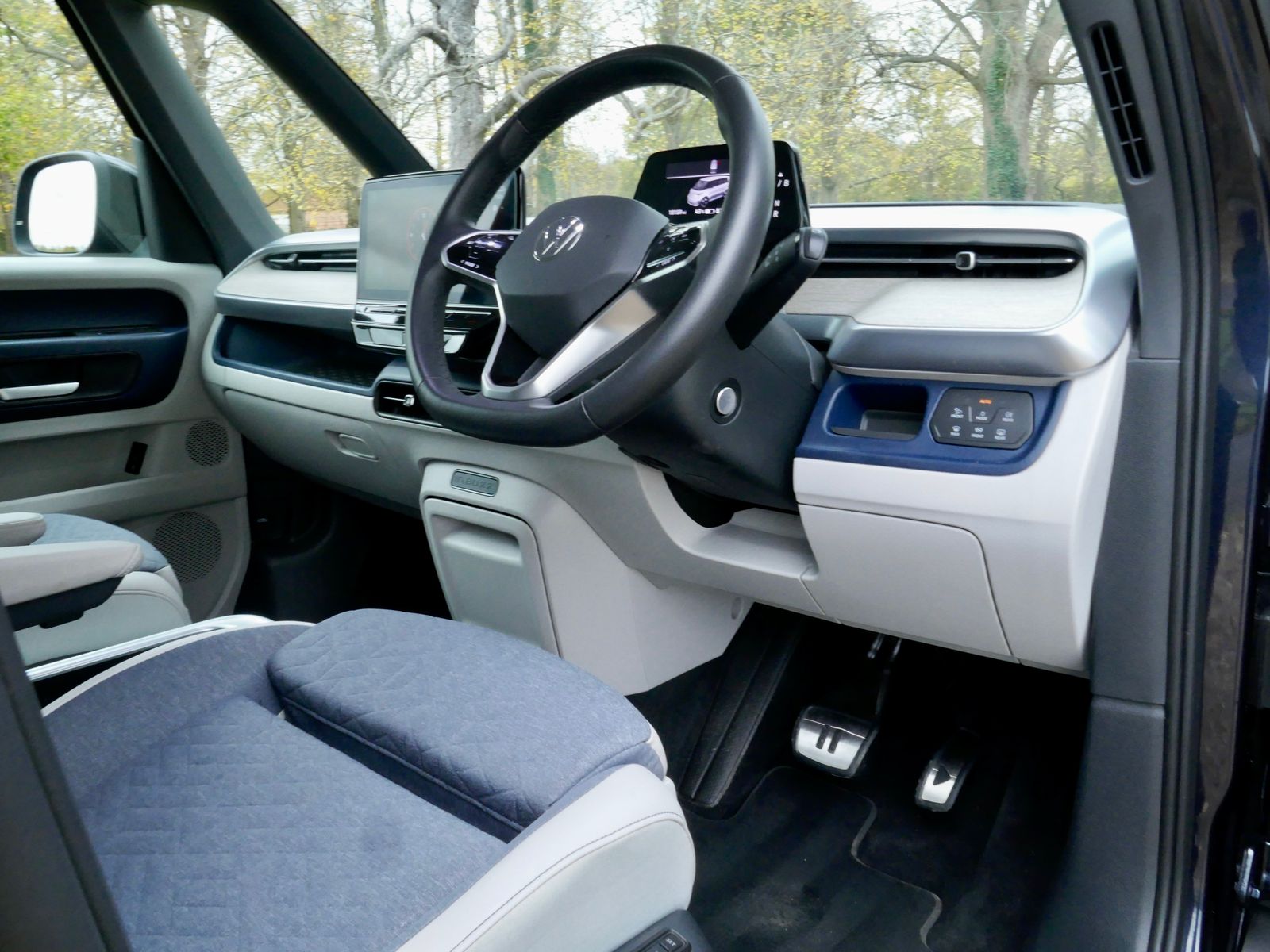 Volkswagen ID. Buzz Pro 77kWh 1ST Edition MPV 5dr Electric Auto (204 ps) 5dr Automatic 2025