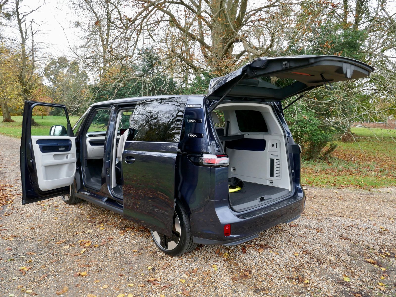 Volkswagen ID. Buzz Pro 77kWh 1ST Edition MPV 5dr Electric Auto (204 ps) 5dr Automatic 2025