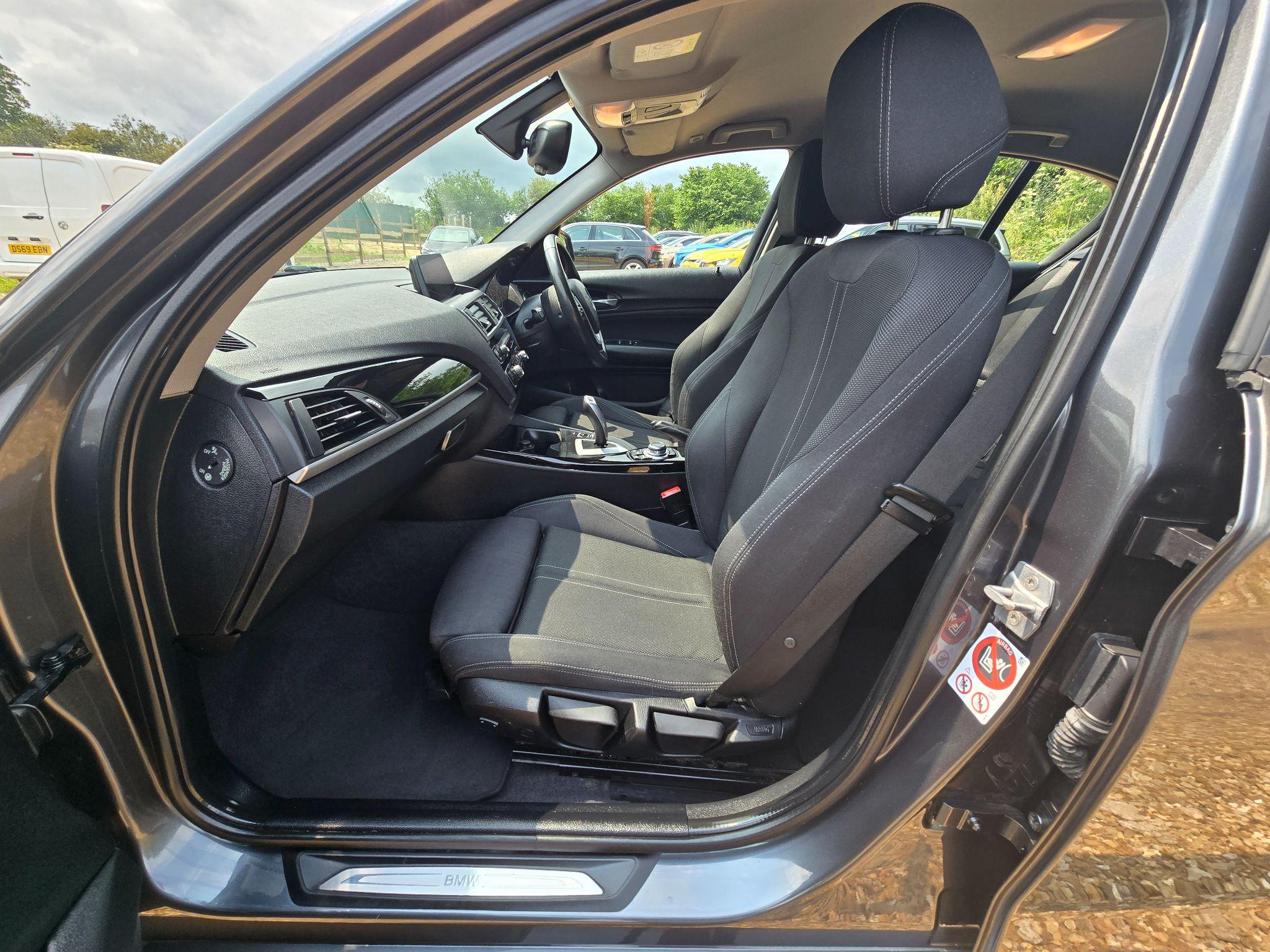 BMW 1 Series 1.5 118i Sport Auto Euro 6 (s/s) 5dr 5dr Automatic 2017