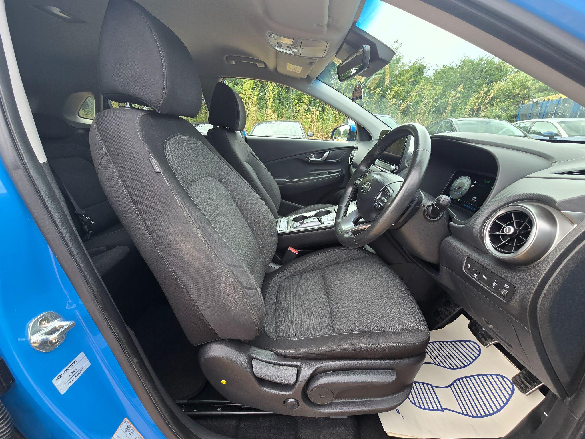 Hyundai Kona 64kWh Premium Auto 5dr (10.5kW Charger) 5dr Automatic 2021