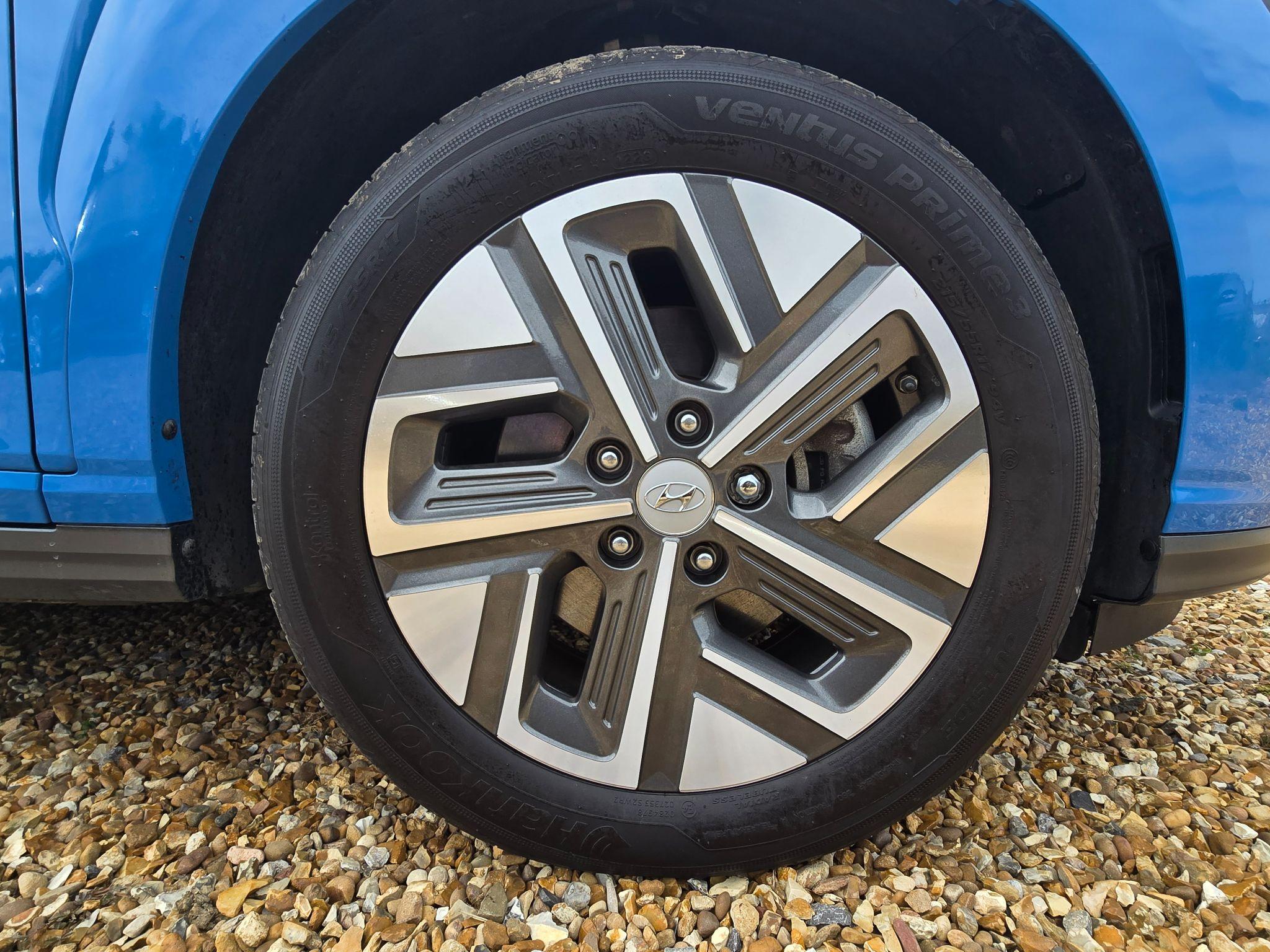 Hyundai Kona 64kWh Premium Auto 5dr (10.5kW Charger) 5dr Automatic 2021