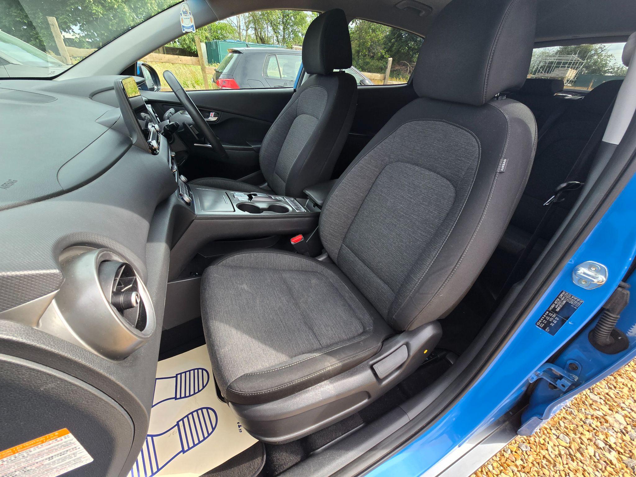 Hyundai Kona 64kWh Premium Auto 5dr (10.5kW Charger) 5dr Automatic 2021