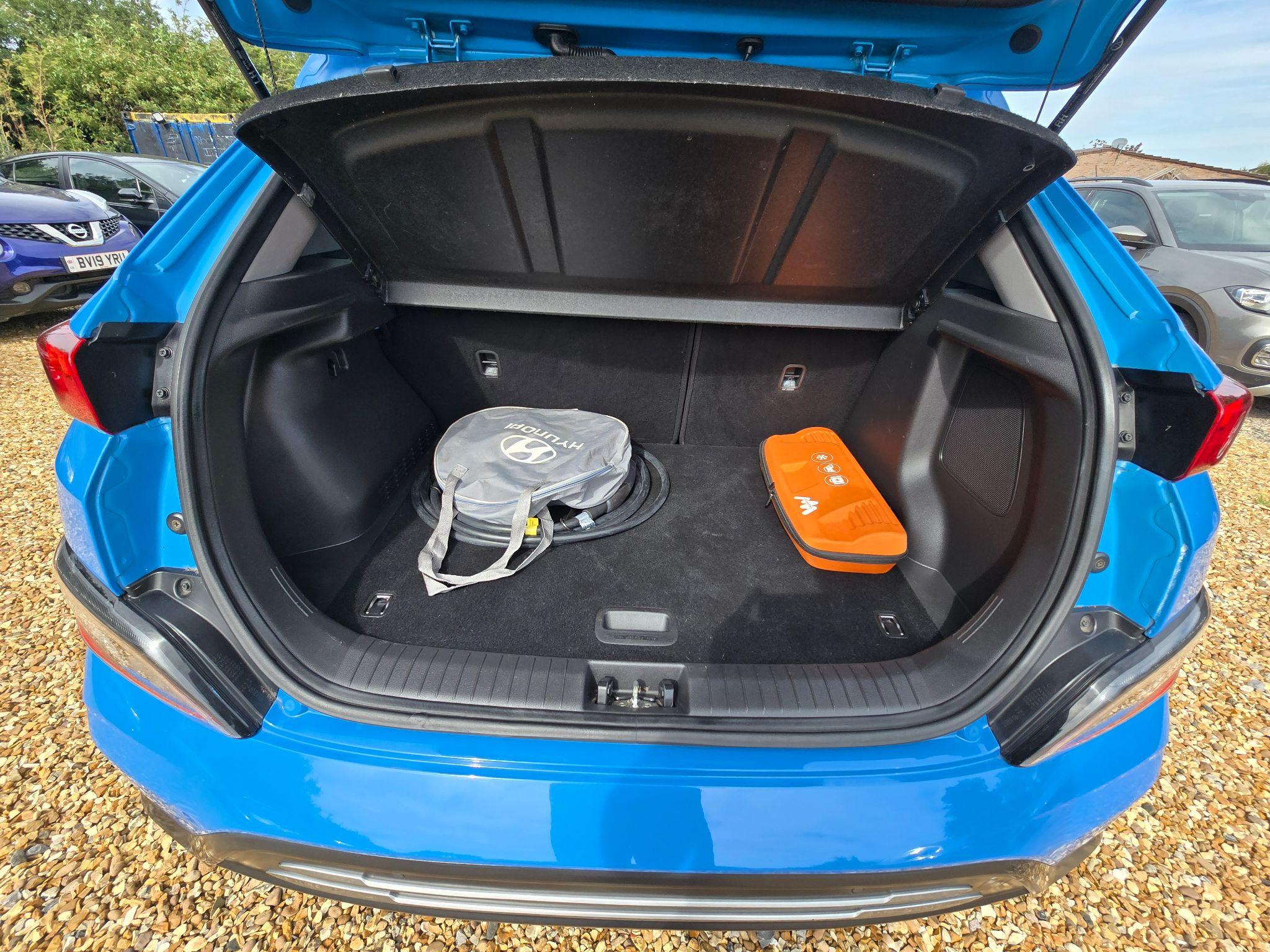 Hyundai Kona 64kWh Premium Auto 5dr (10.5kW Charger) 5dr Automatic 2021
