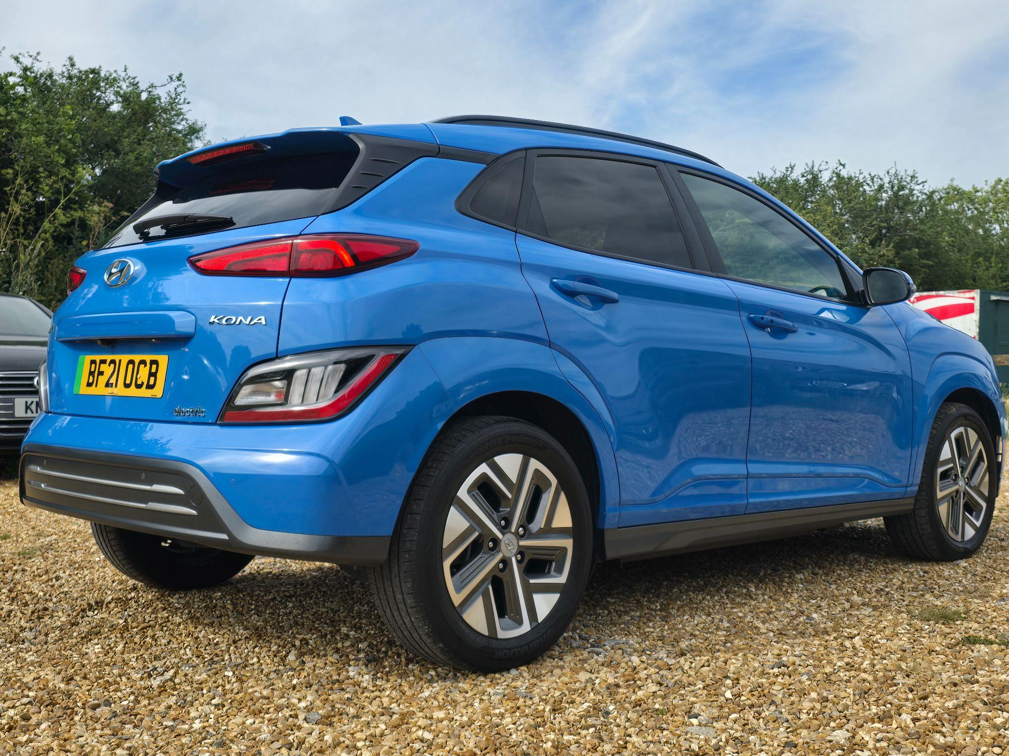 Hyundai Kona 64kWh Premium Auto 5dr (10.5kW Charger) 5dr Automatic 2021