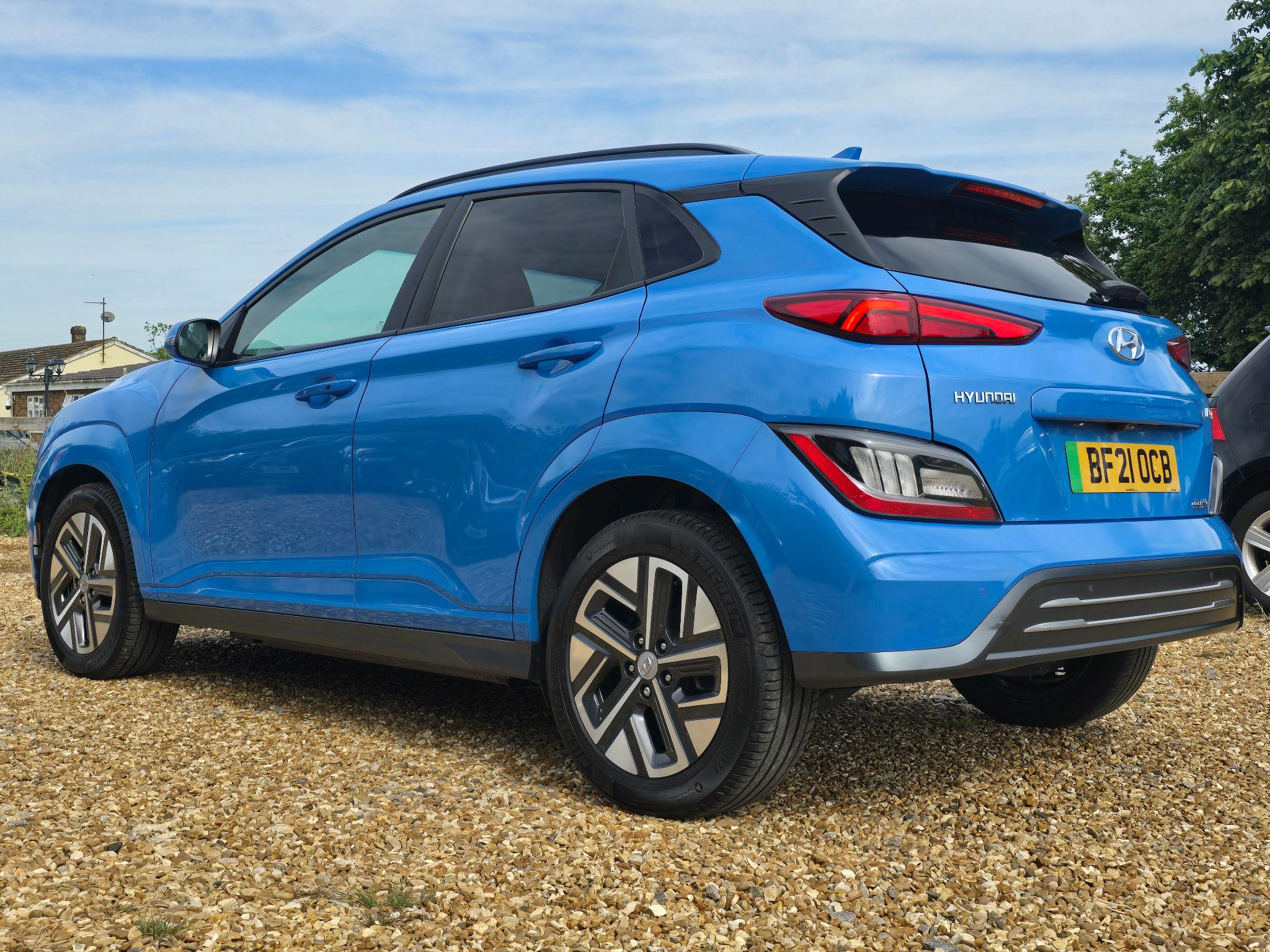 Hyundai Kona 64kWh Premium Auto 5dr (10.5kW Charger) 5dr Automatic 2021