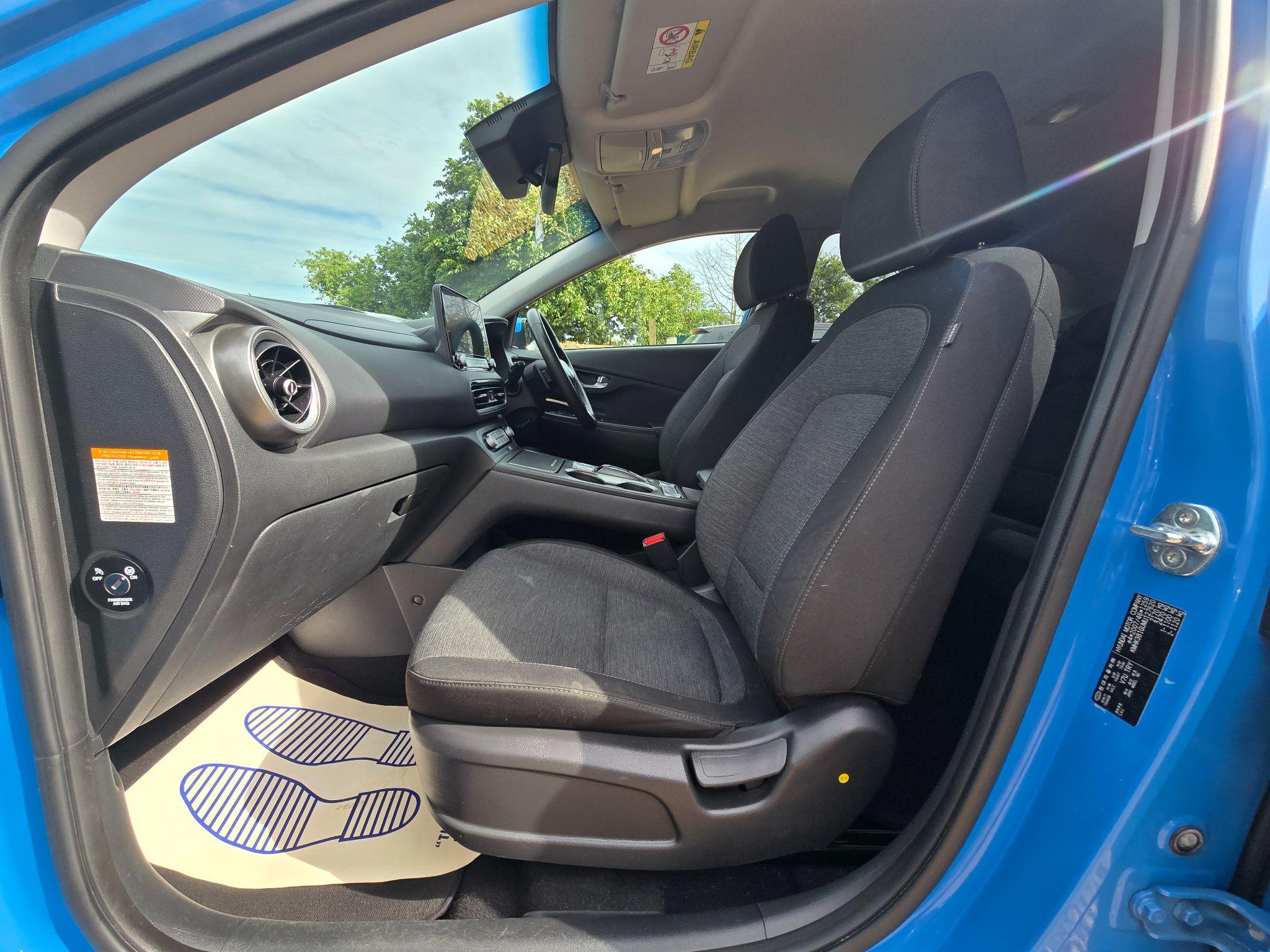 Hyundai Kona 64kWh Premium Auto 5dr (10.5kW Charger) 5dr Automatic 2021