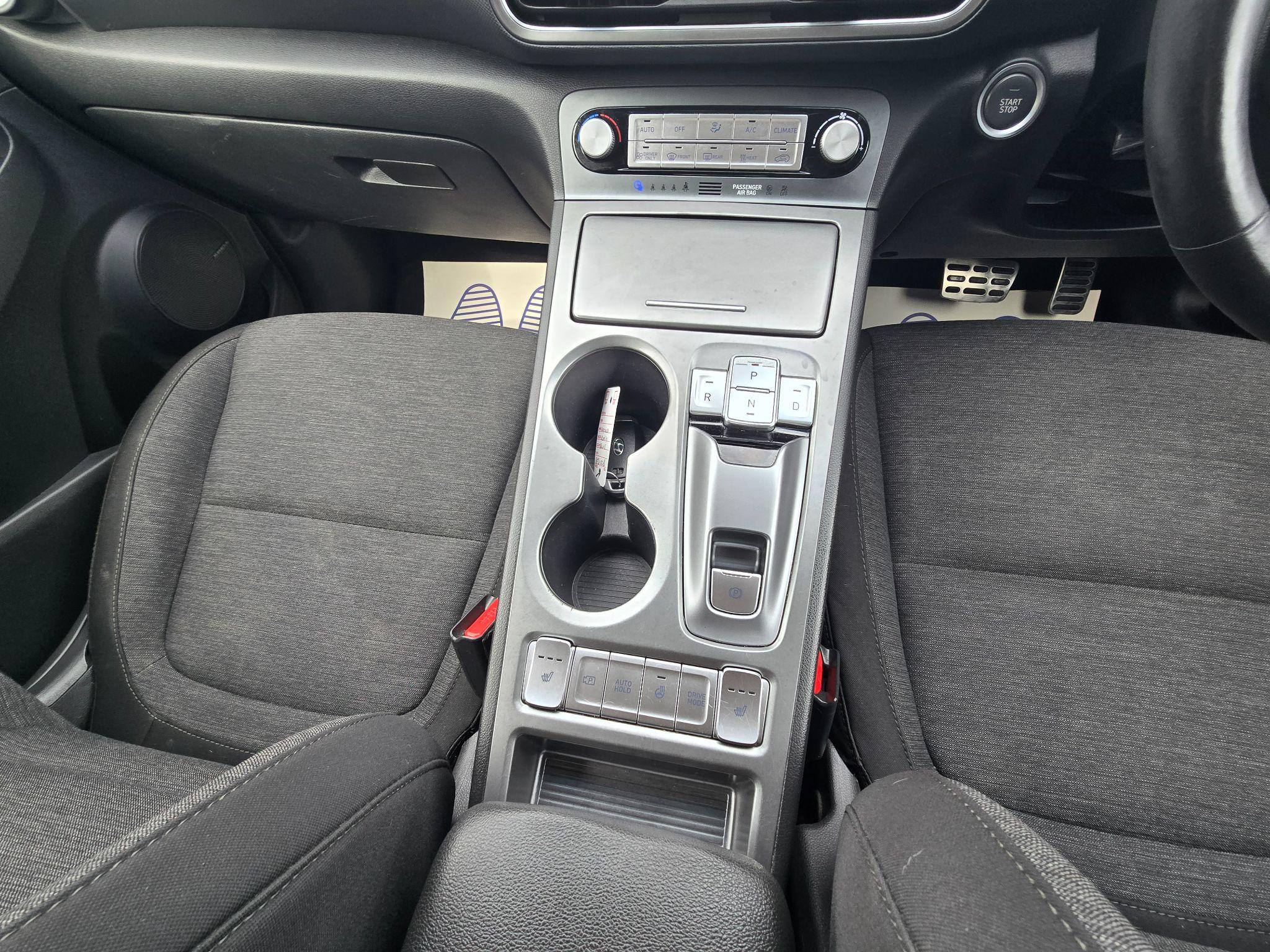 Hyundai Kona 64kWh Premium Auto 5dr (10.5kW Charger) 5dr Automatic 2021