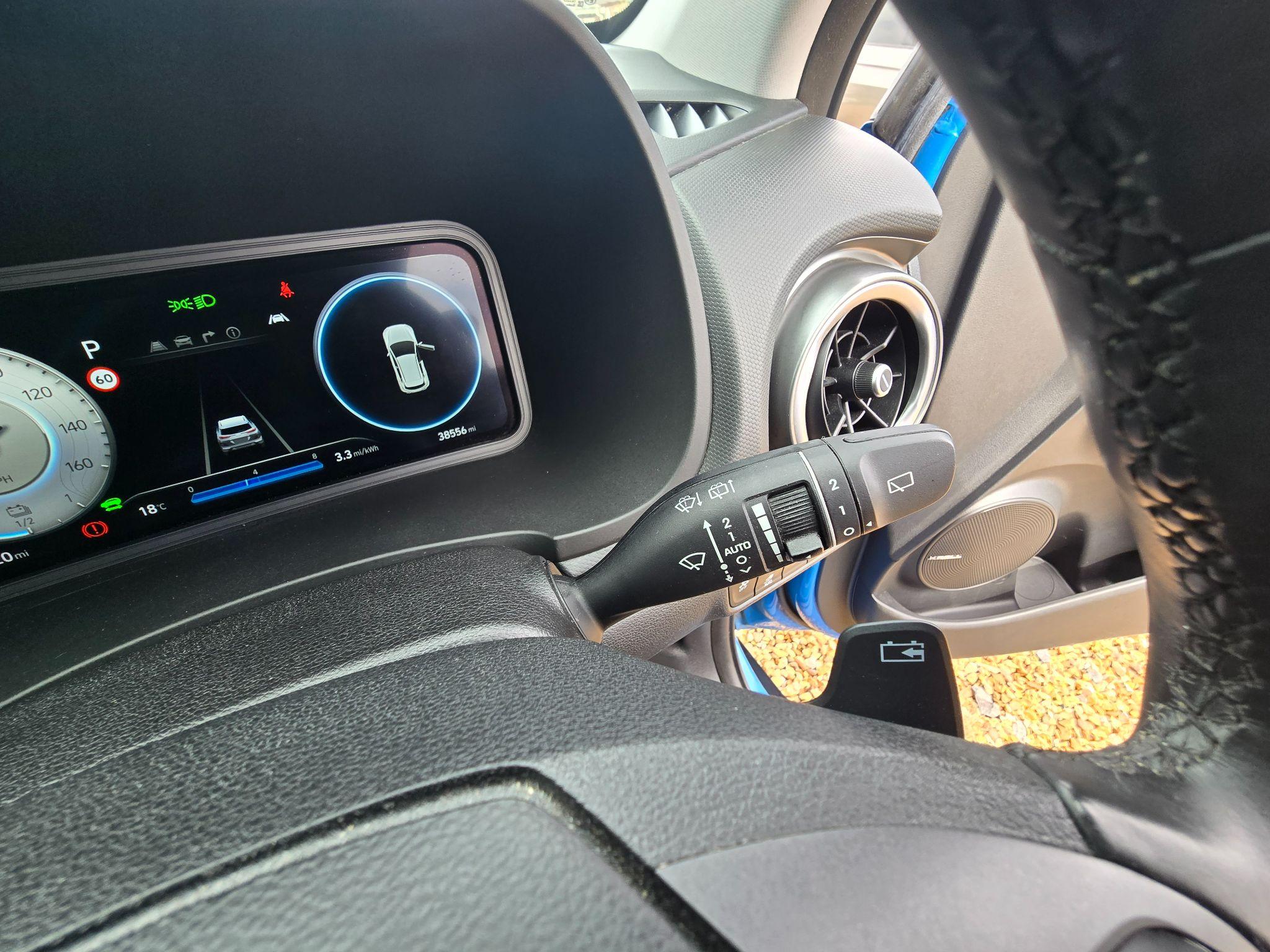 Hyundai Kona 64kWh Premium Auto 5dr (10.5kW Charger) 5dr Automatic 2021