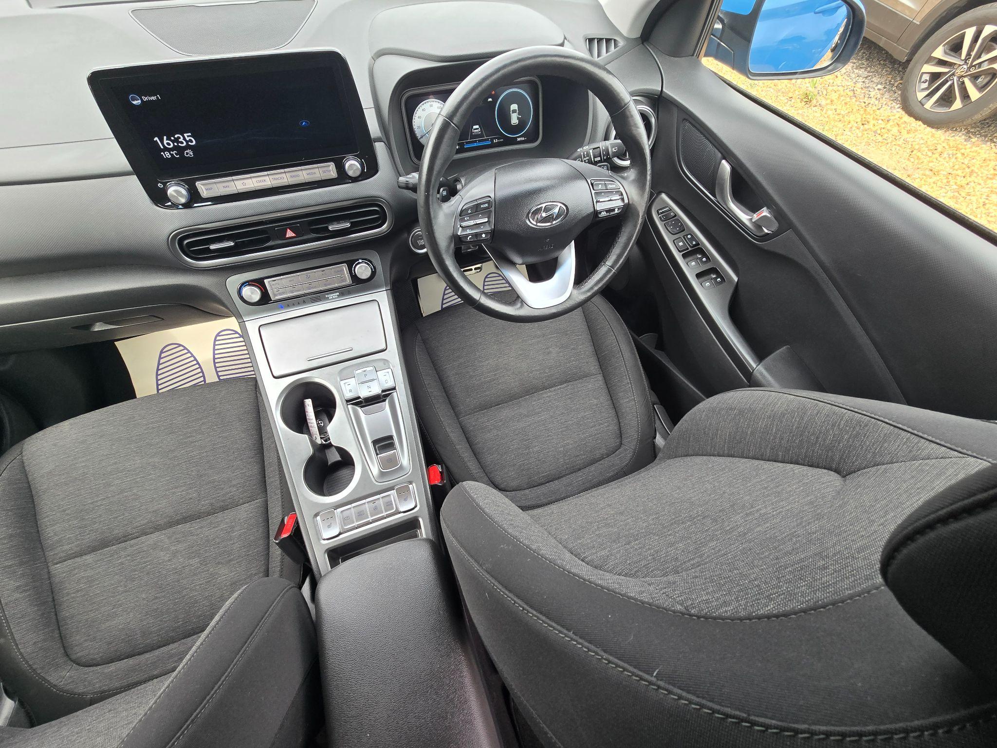 Hyundai Kona 64kWh Premium Auto 5dr (10.5kW Charger) 5dr Automatic 2021