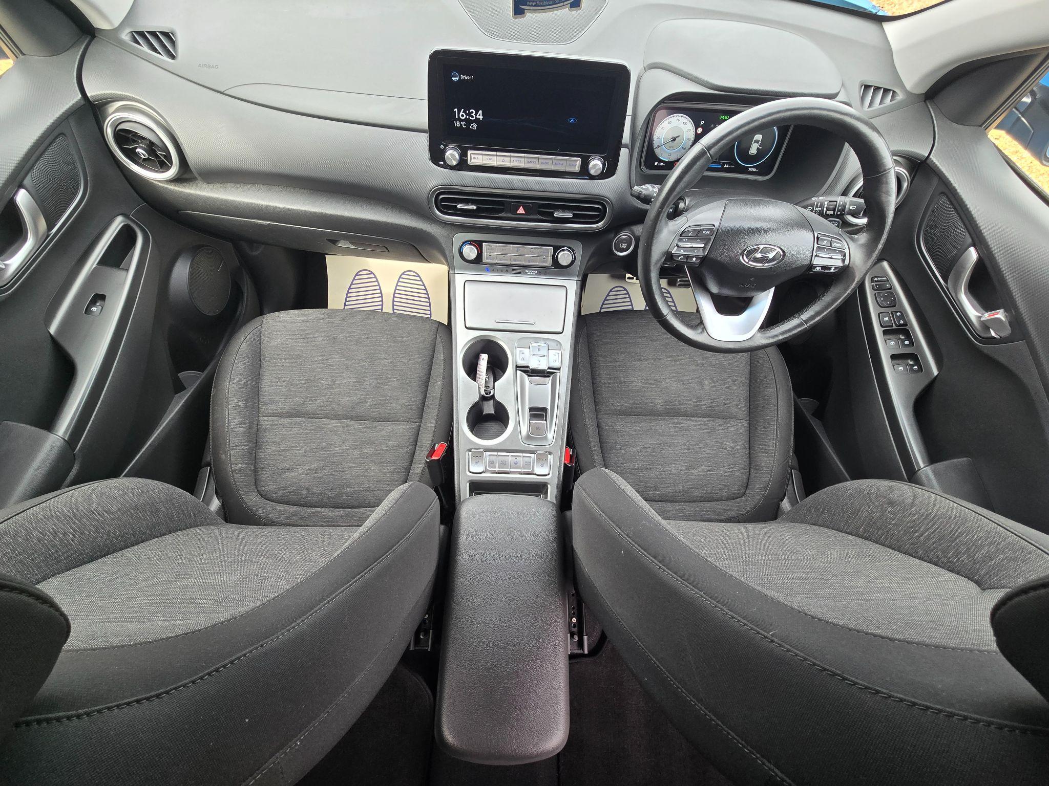 Hyundai Kona 64kWh Premium Auto 5dr (10.5kW Charger) 5dr Automatic 2021