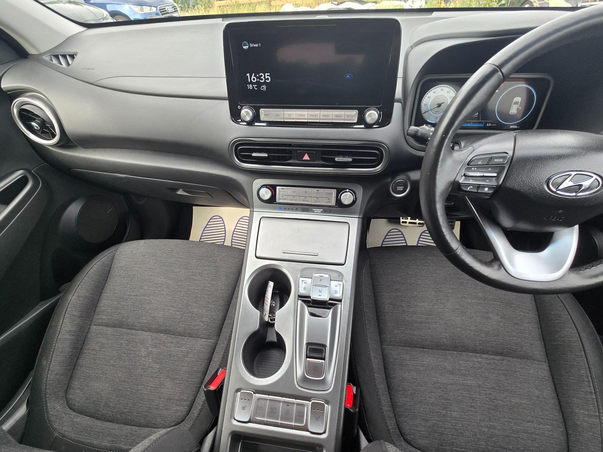 Hyundai Kona 64kWh Premium Auto 5dr (10.5kW Charger) 5dr Automatic 2021