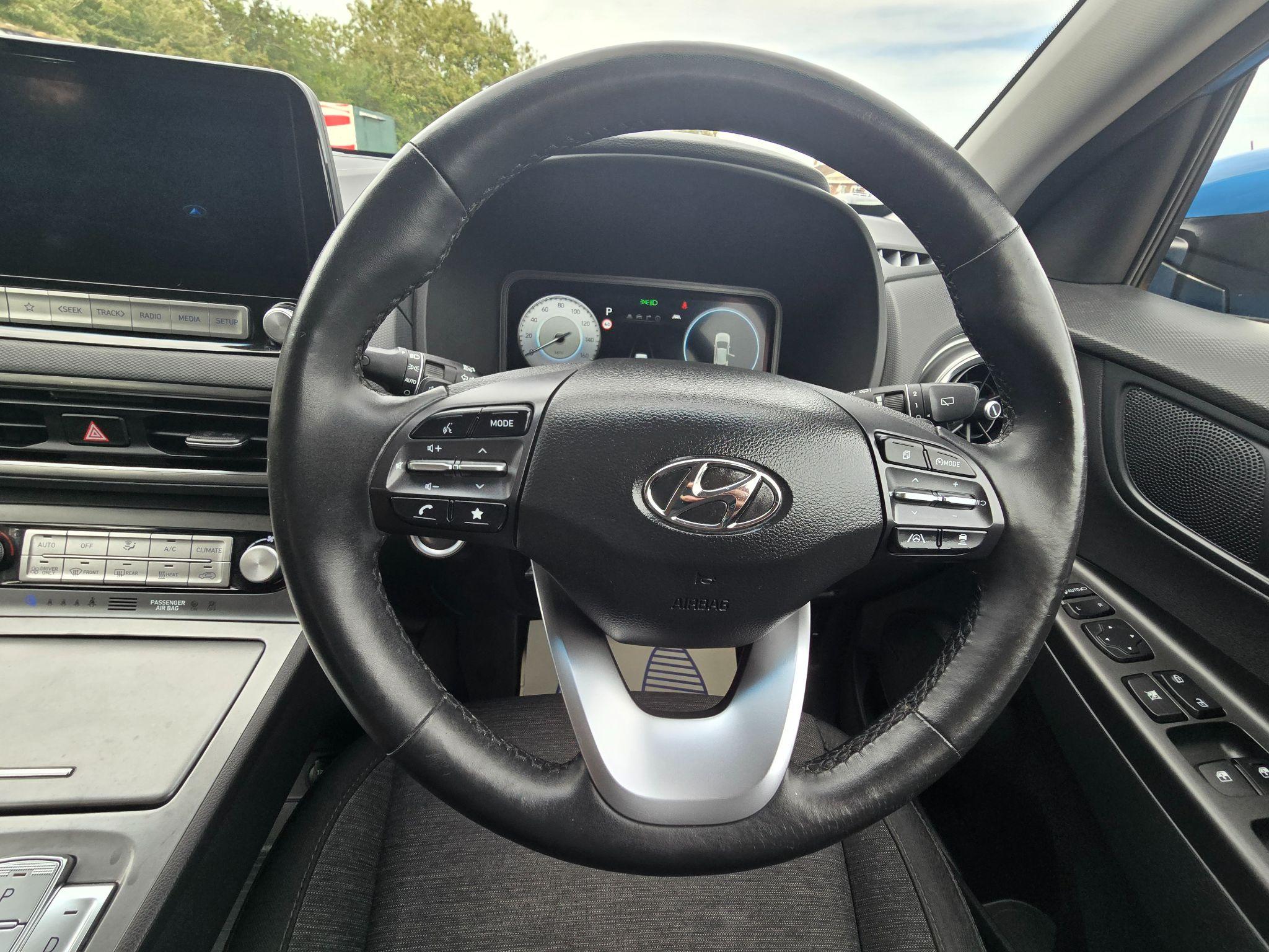Hyundai Kona 64kWh Premium Auto 5dr (10.5kW Charger) 5dr Automatic 2021