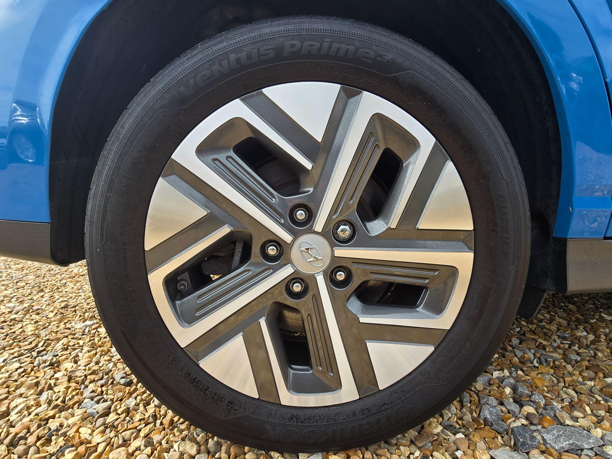 Hyundai Kona 64kWh Premium Auto 5dr (10.5kW Charger) 5dr Automatic 2021