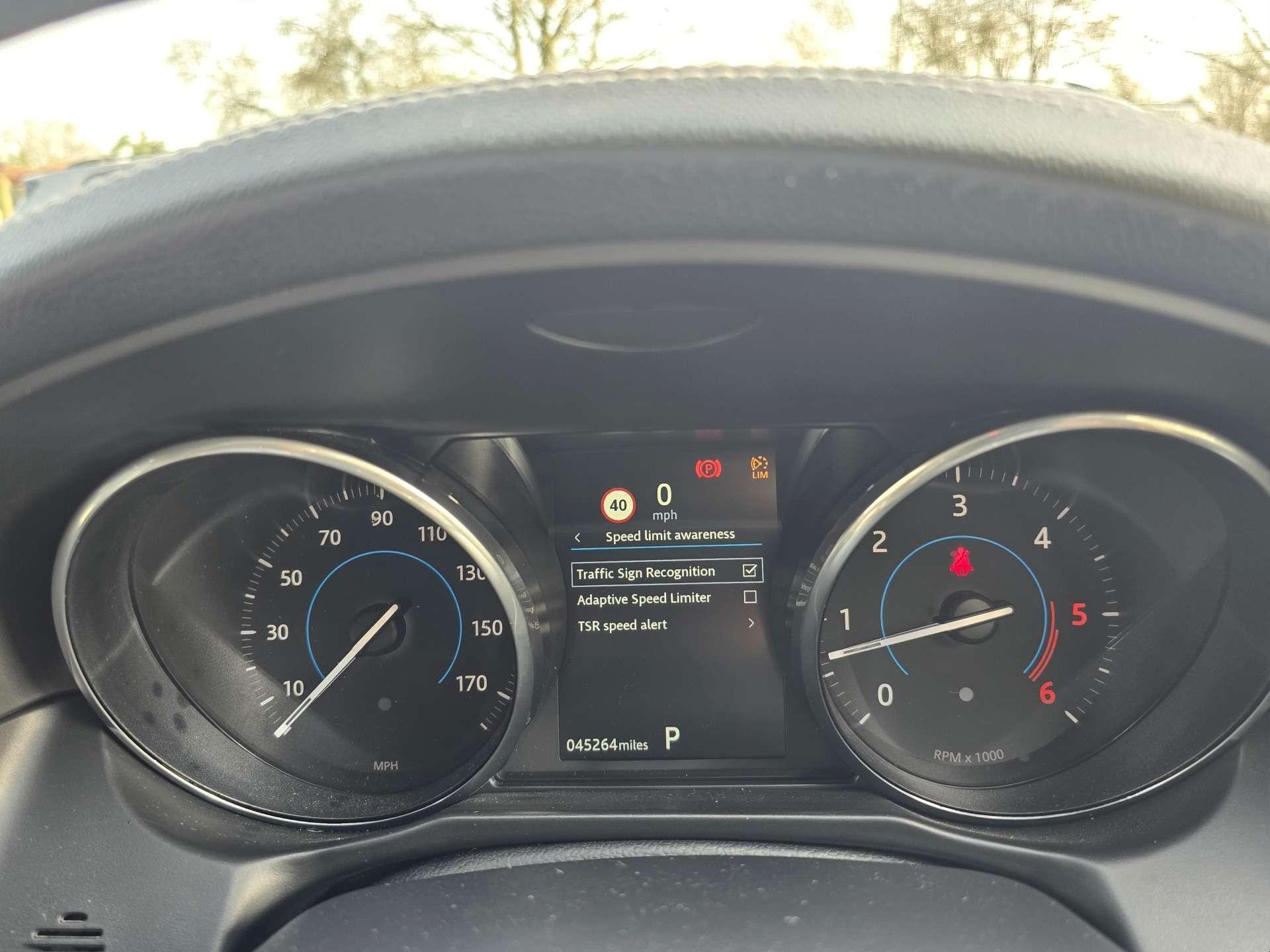 Jaguar XF 2.0 XF R-Sport D Auto 4dr 4dr Automatic 2018