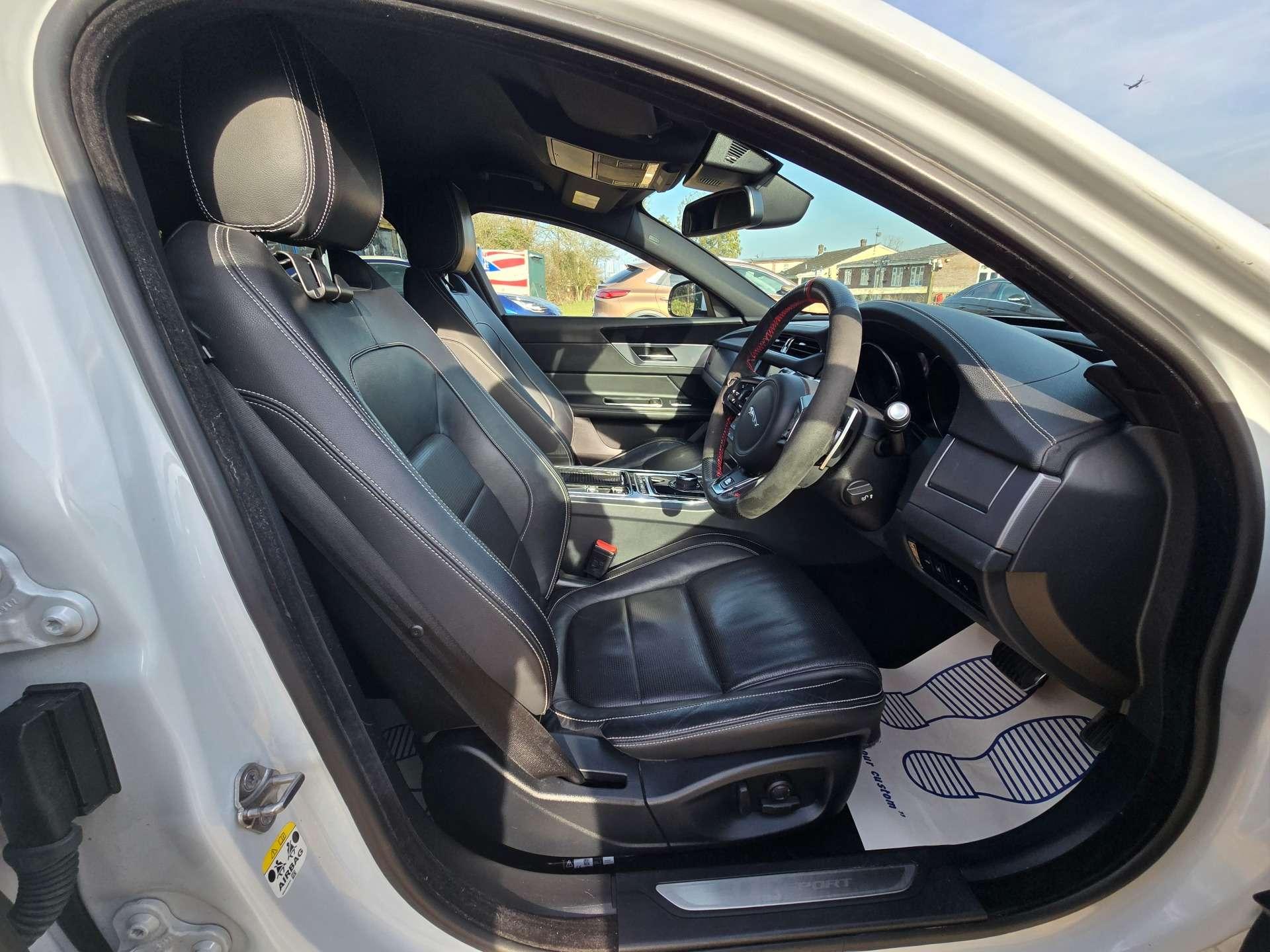 Jaguar XF 2.0 XF R-Sport D Auto 4dr 4dr Automatic 2018