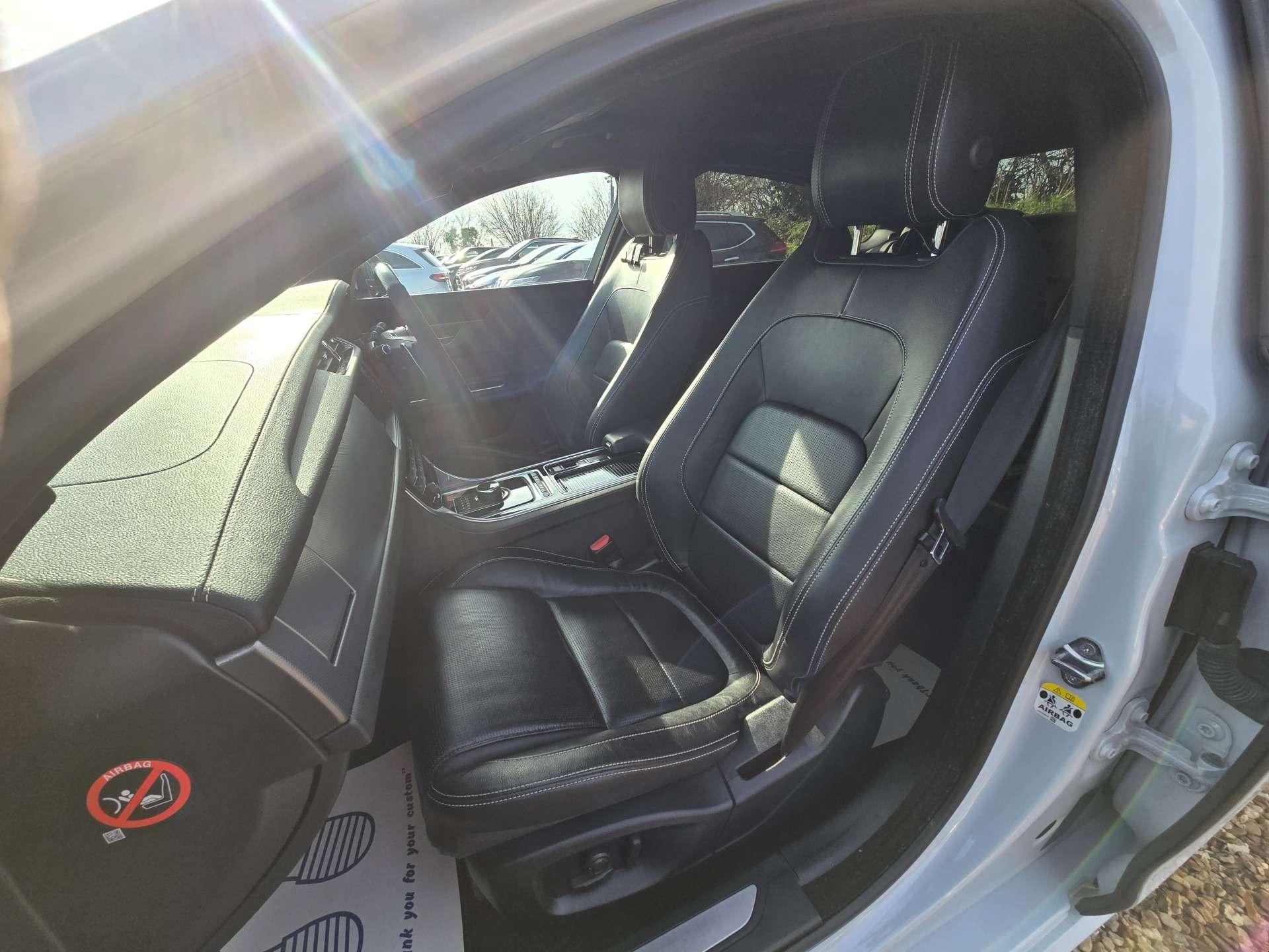 Jaguar XF 2.0 XF R-Sport D Auto 4dr 4dr Automatic 2018
