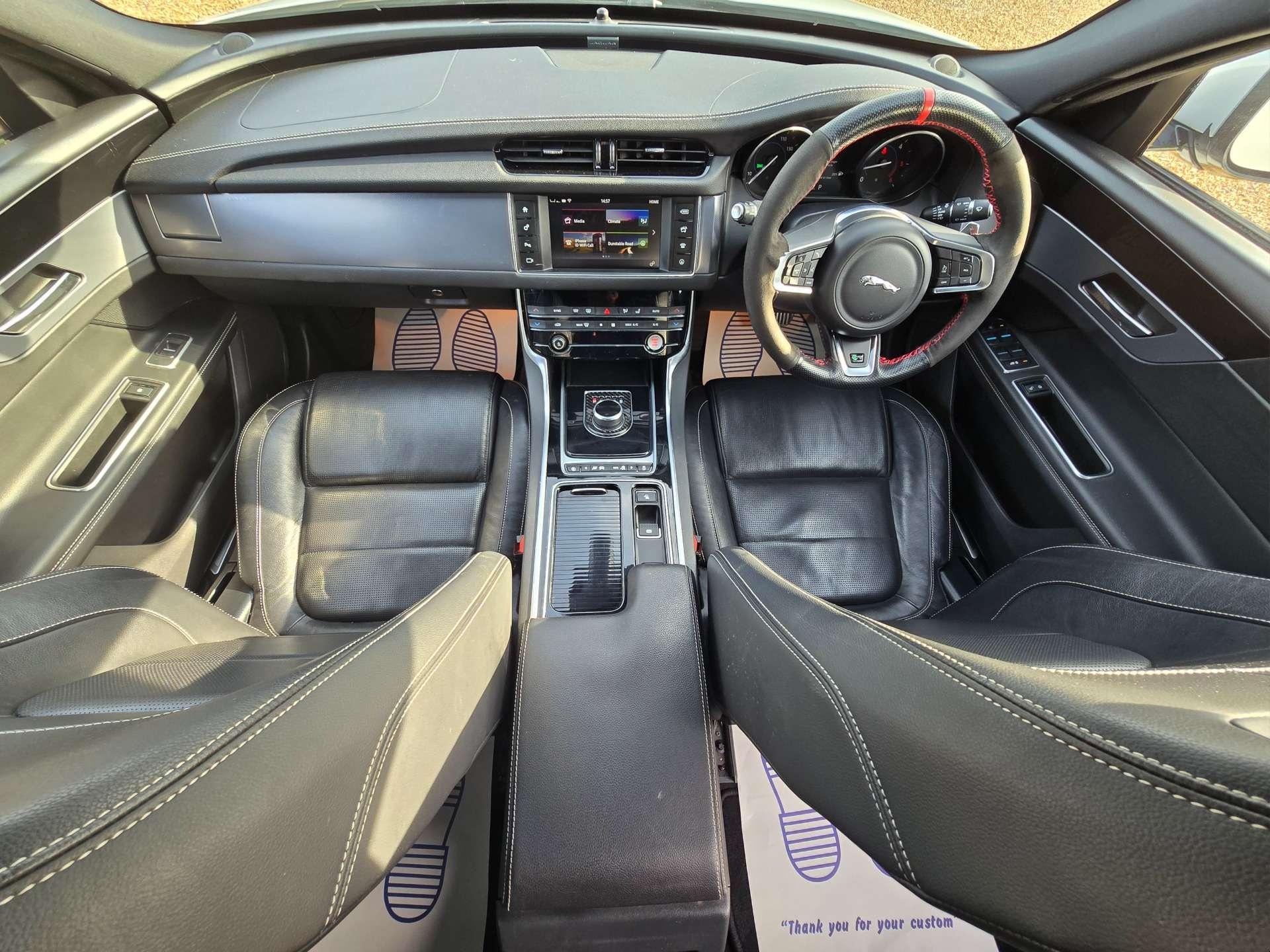Jaguar XF 2.0 XF R-Sport D Auto 4dr 4dr Automatic 2018