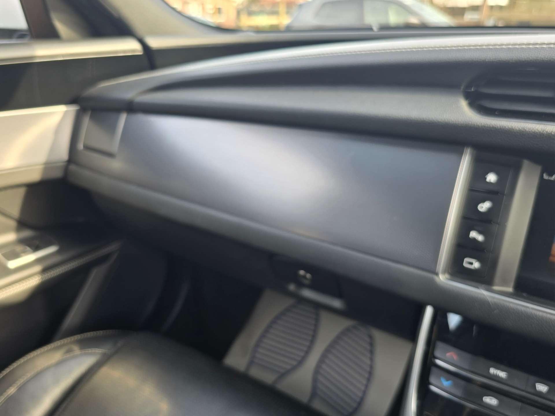 Jaguar XF 2.0 XF R-Sport D Auto 4dr 4dr Automatic 2018