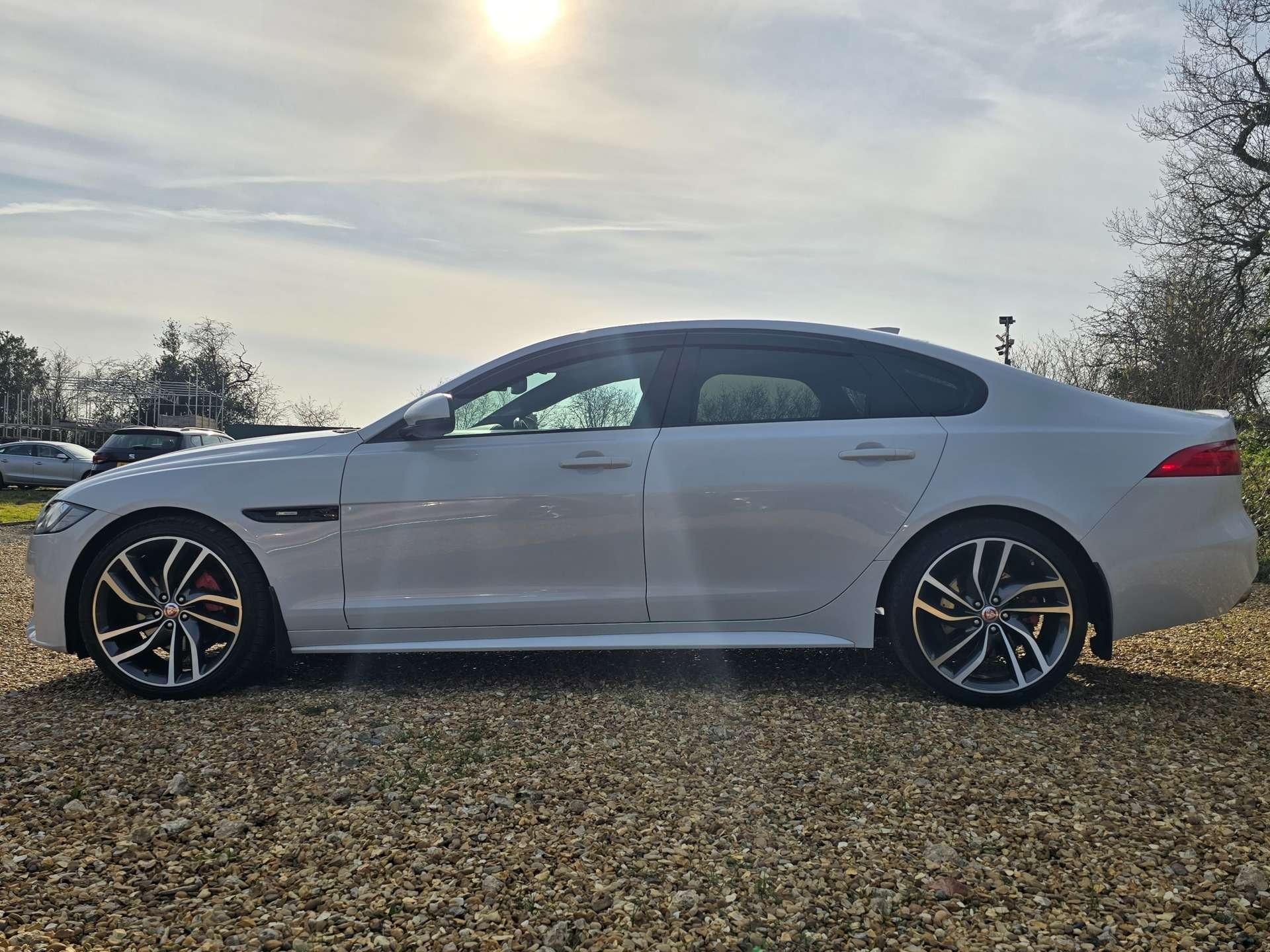 Jaguar XF 2.0 XF R-Sport D Auto 4dr 4dr Automatic 2018