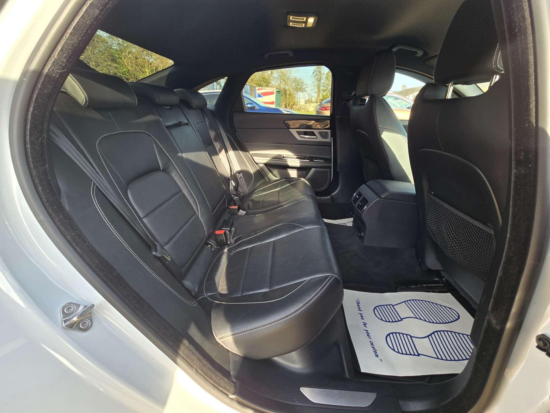 Jaguar XF 2.0 XF R-Sport D Auto 4dr 4dr Automatic 2018
