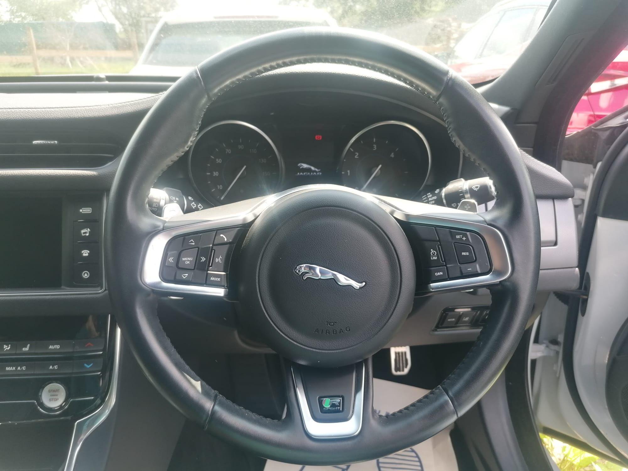 Jaguar XF 2.0 XF R-Sport D Auto 4dr 4dr Automatic 2018