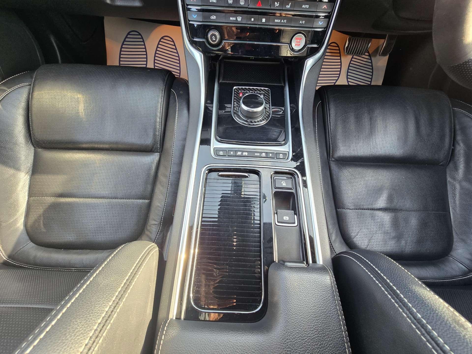 Jaguar XF 2.0 XF R-Sport D Auto 4dr 4dr Automatic 2018
