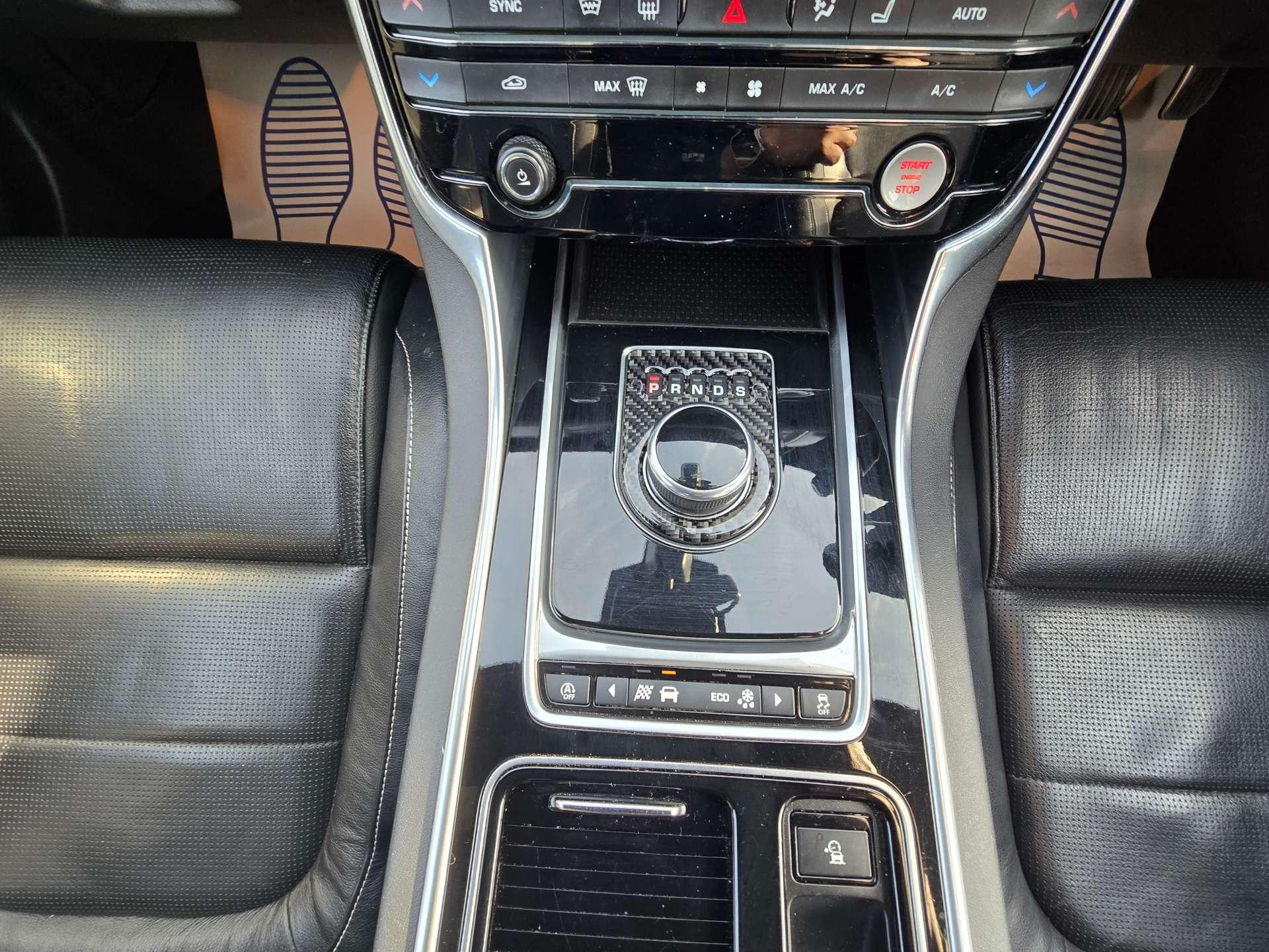 Jaguar XF 2.0 XF R-Sport D Auto 4dr 4dr Automatic 2018