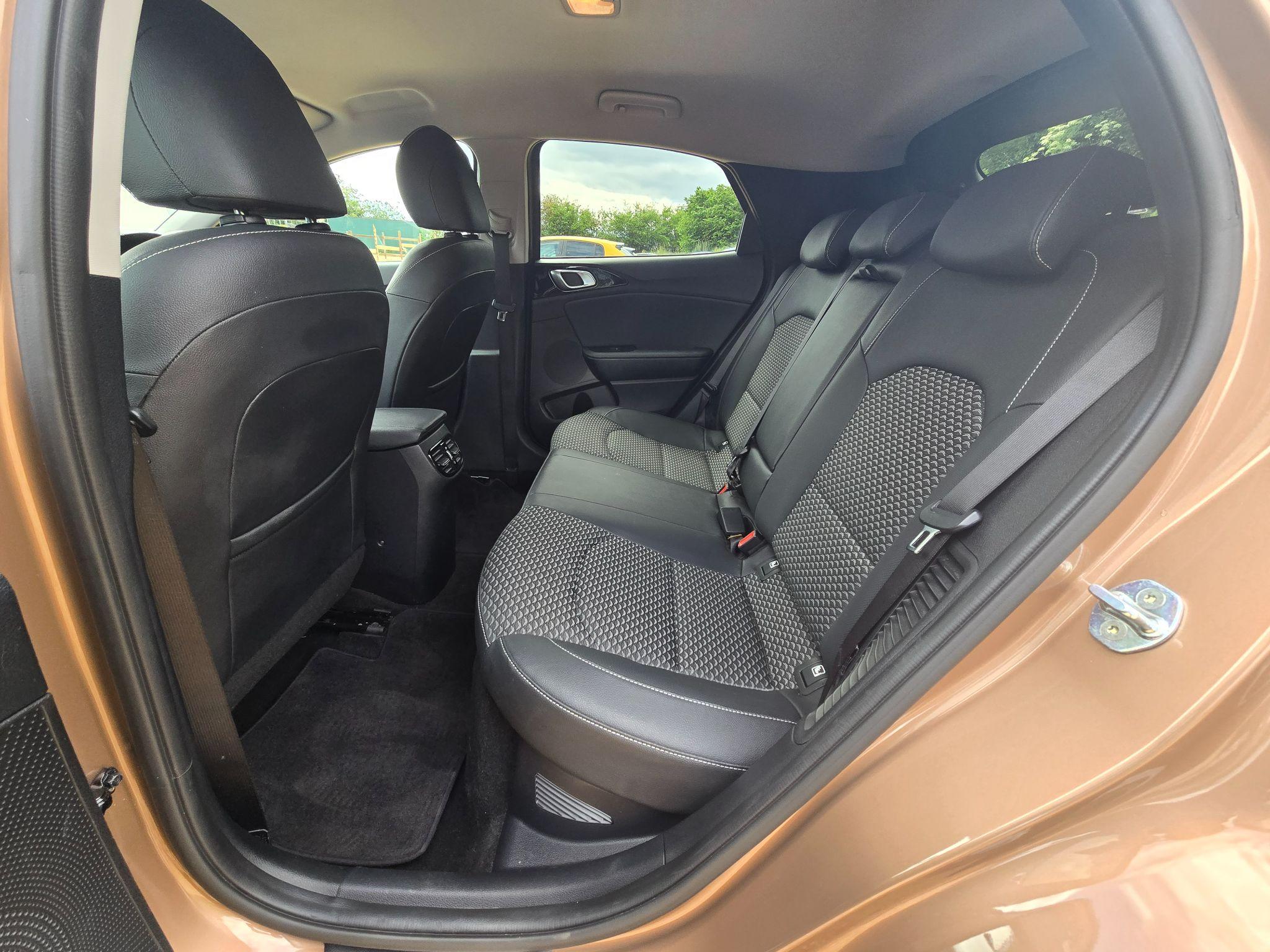 Kia XCeed 1.6 GDi 8.9kWh 3 DCT Euro 6 (s/s) 5dr 5dr Automatic 2022