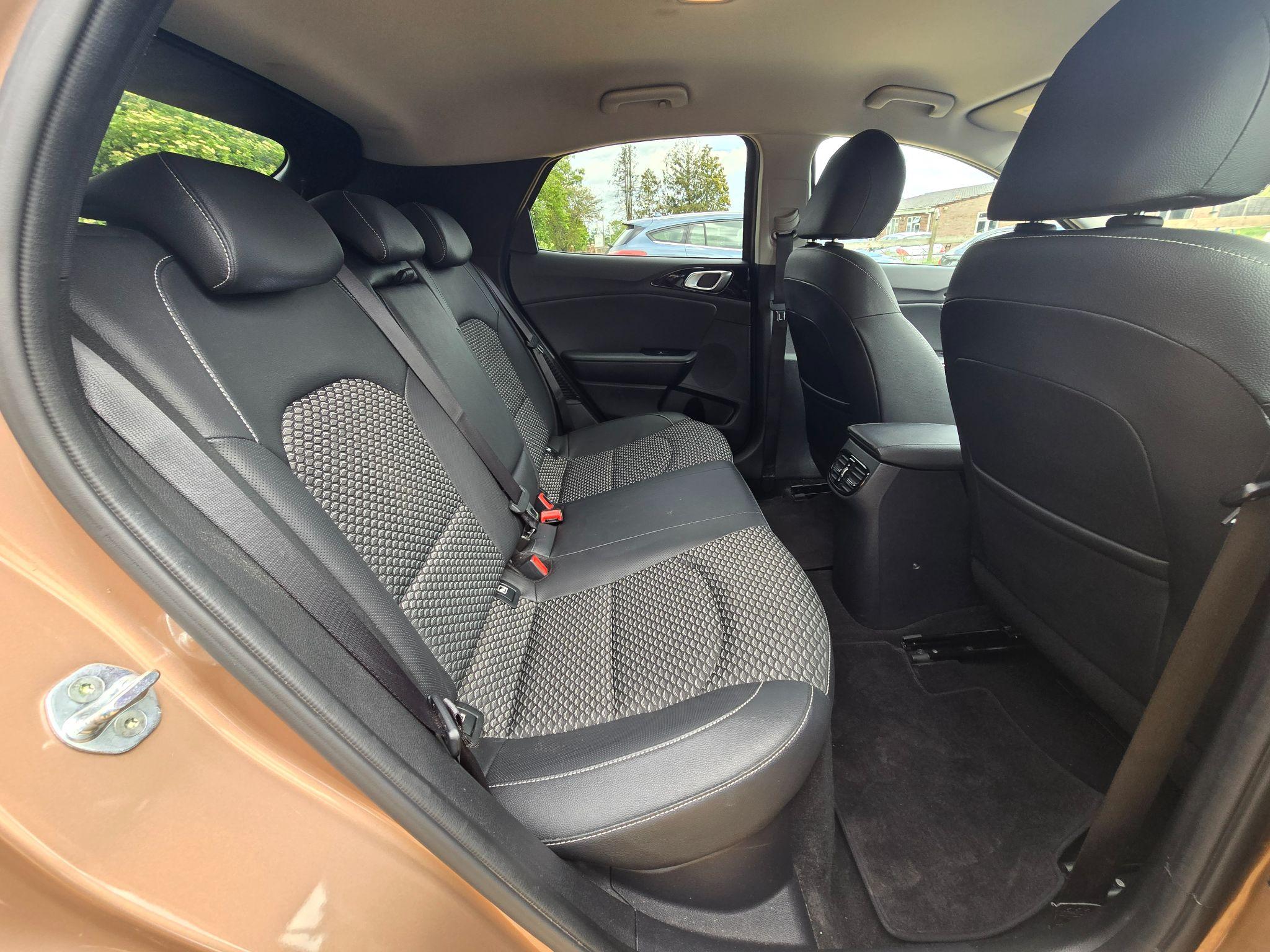 Kia XCeed 1.6 GDi 8.9kWh 3 DCT Euro 6 (s/s) 5dr 5dr Automatic 2022