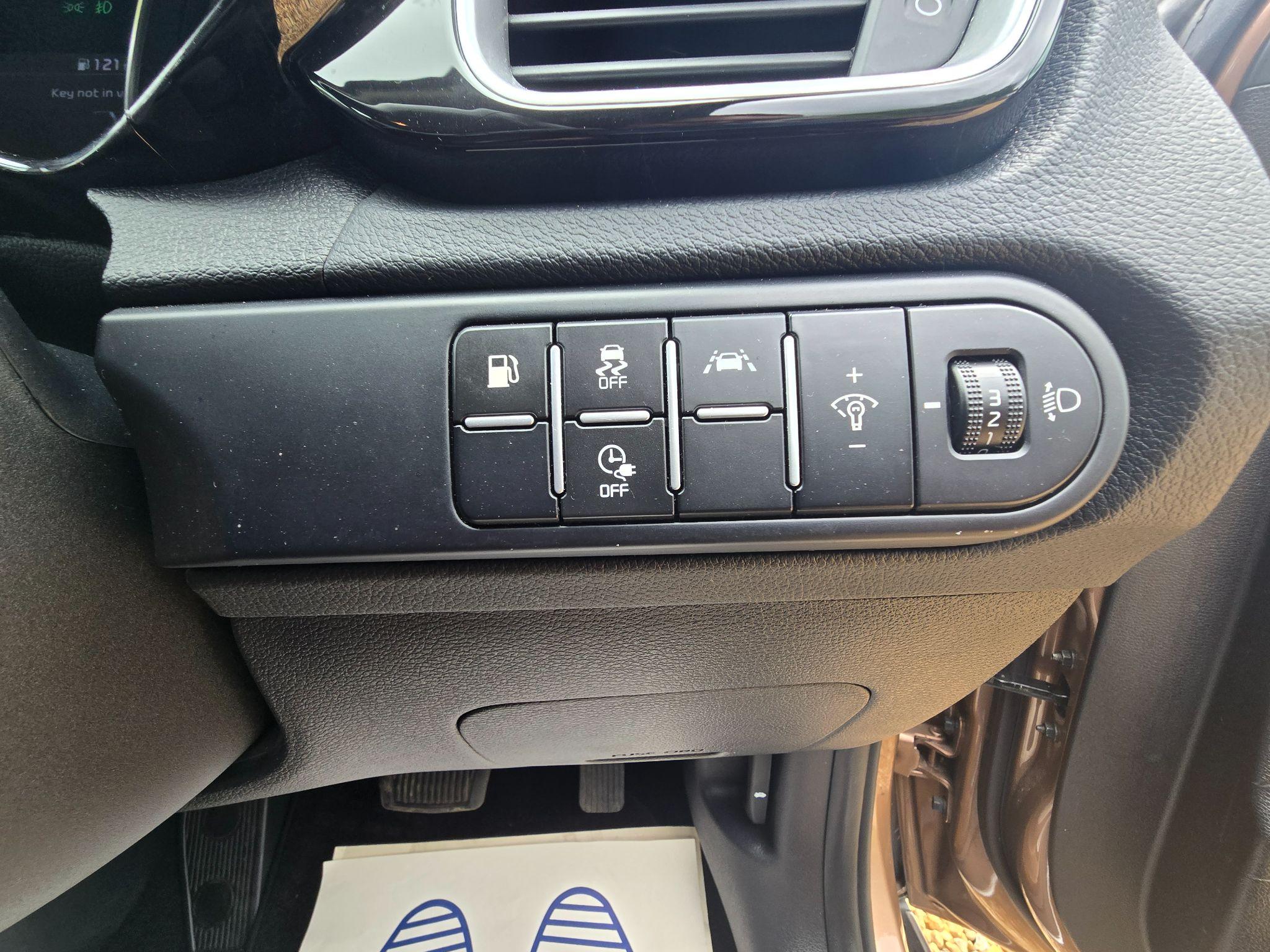 Kia XCeed 1.6 GDi 8.9kWh 3 DCT Euro 6 (s/s) 5dr 5dr Automatic 2022