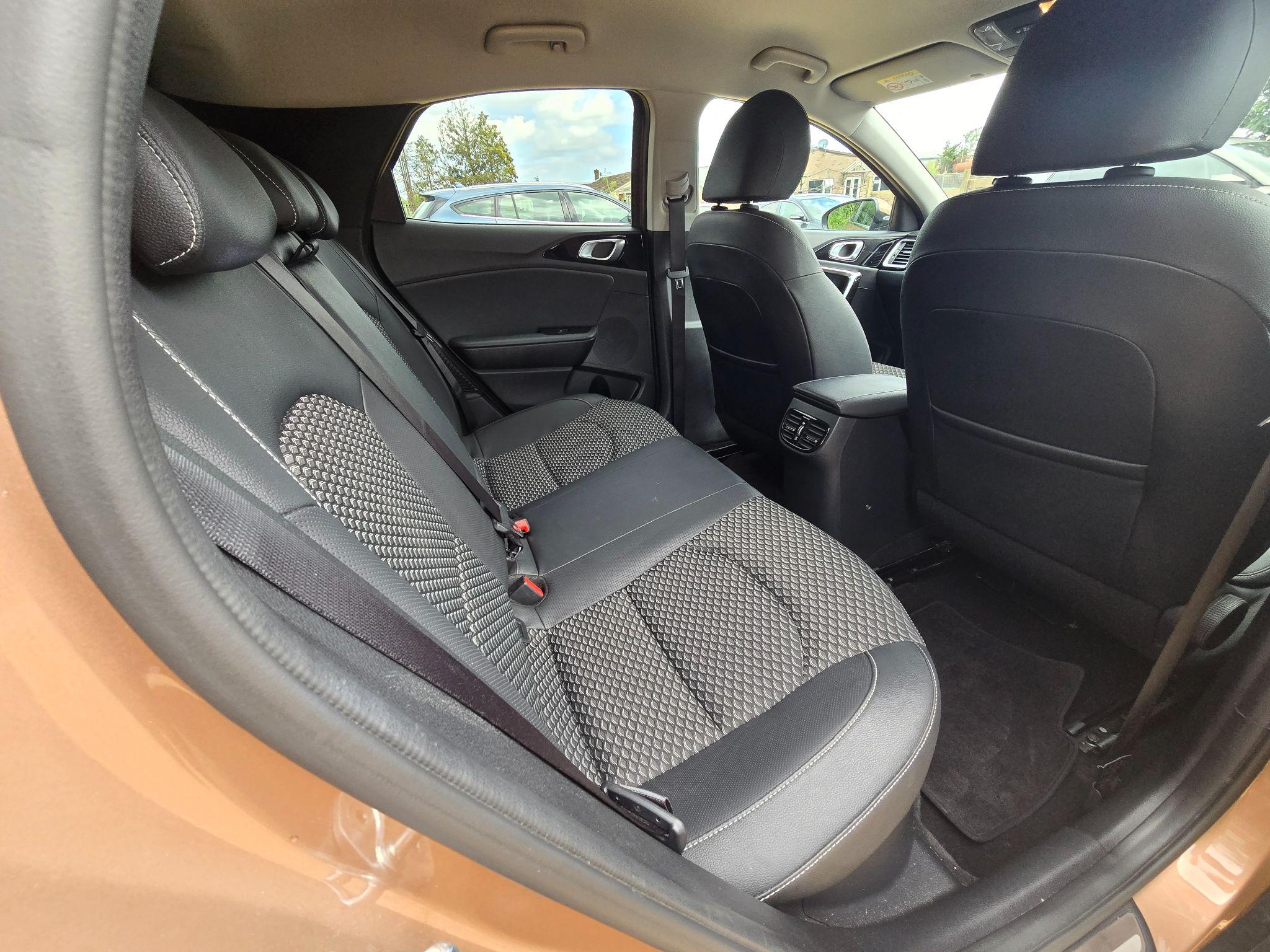 Kia XCeed 1.6 GDi 8.9kWh 3 DCT Euro 6 (s/s) 5dr 5dr Automatic 2022