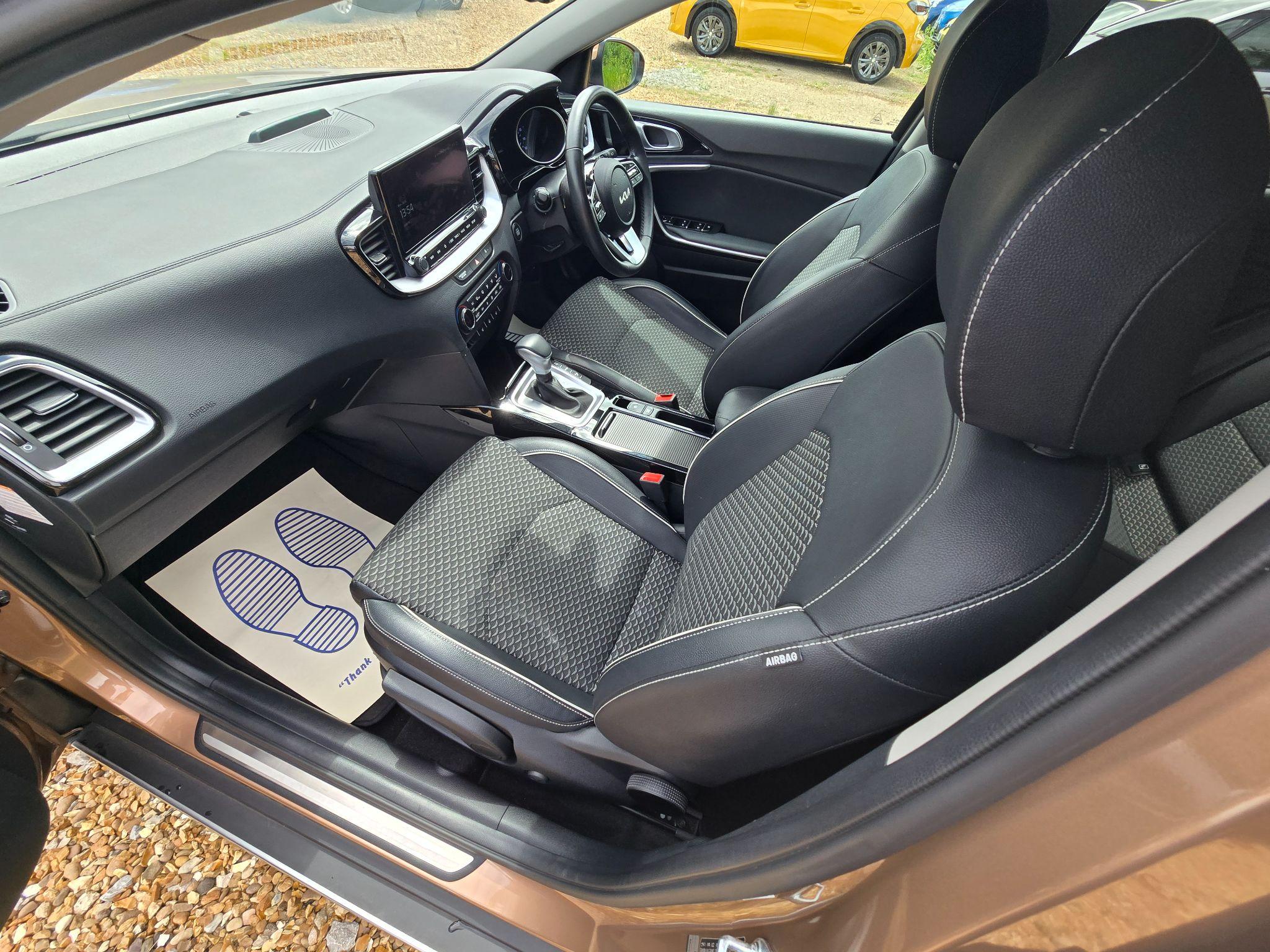 Kia XCeed 1.6 GDi 8.9kWh 3 DCT Euro 6 (s/s) 5dr 5dr Automatic 2022