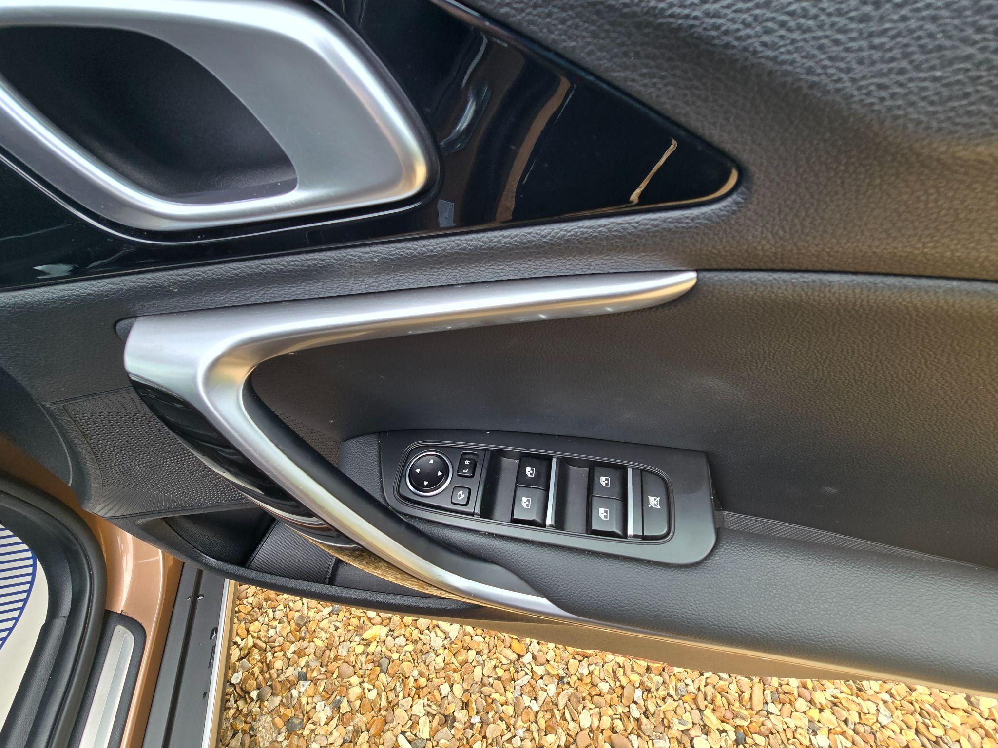 Kia XCeed 1.6 GDi 8.9kWh 3 DCT Euro 6 (s/s) 5dr 5dr Automatic 2022