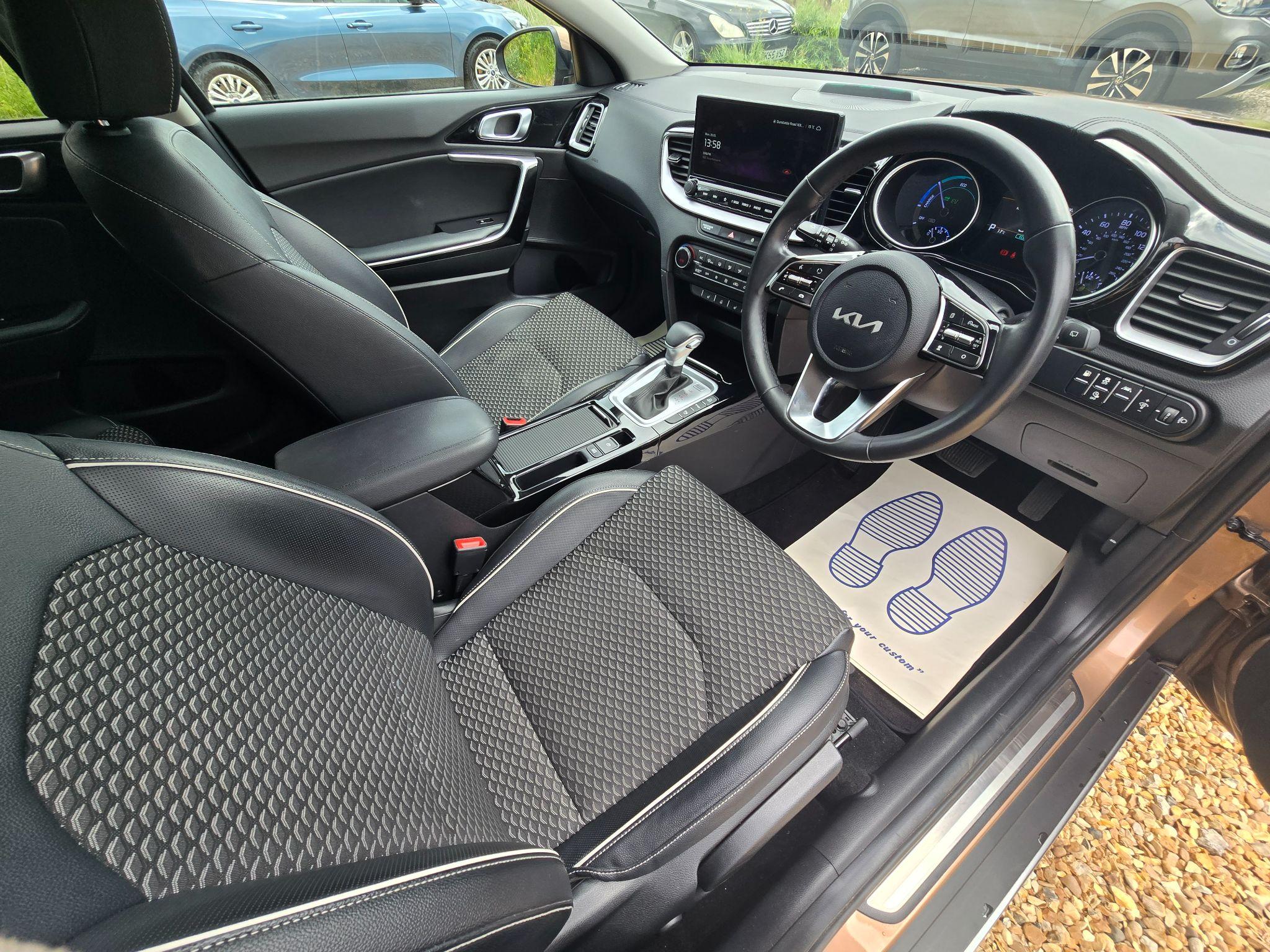 Kia XCeed 1.6 GDi 8.9kWh 3 DCT Euro 6 (s/s) 5dr 5dr Automatic 2022