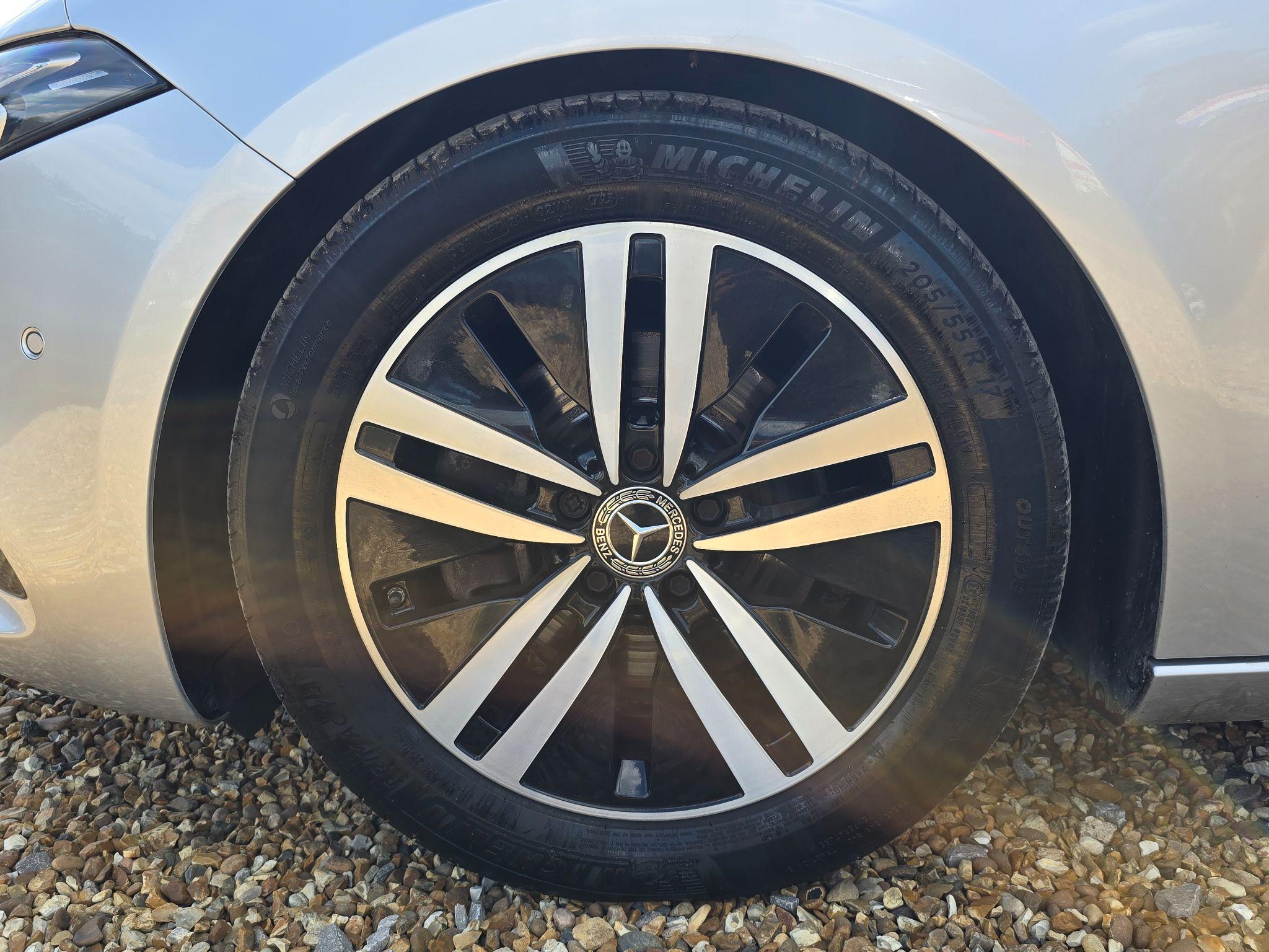Mercedes-Benz A Class 1.3 A200 Sport (Executive) 7G-DCT Euro 6 (s/s) 4dr 4dr Automatic 2021
