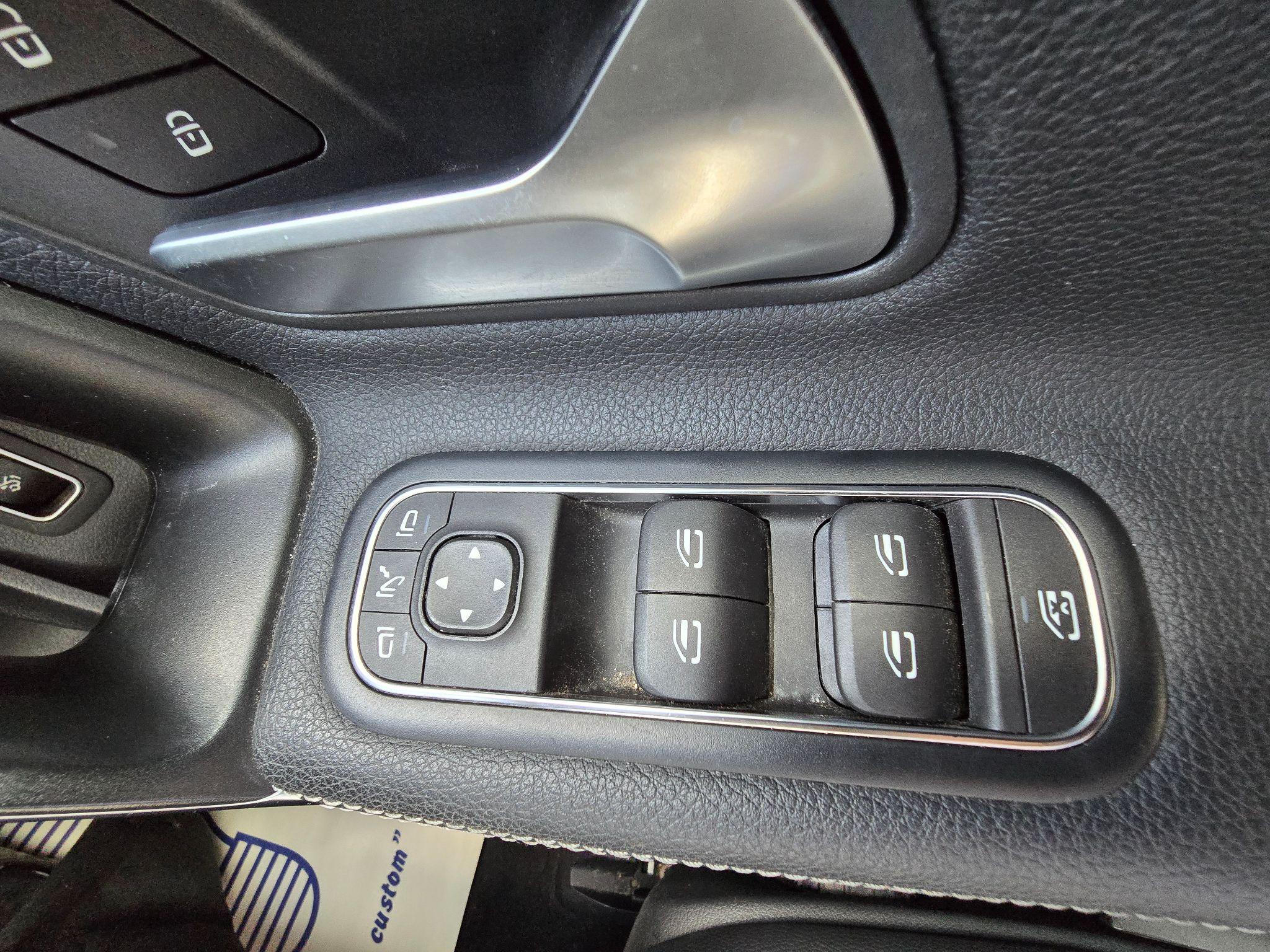Mercedes-Benz A Class 1.3 A200 Sport (Executive) 7G-DCT Euro 6 (s/s) 4dr 4dr Automatic 2021