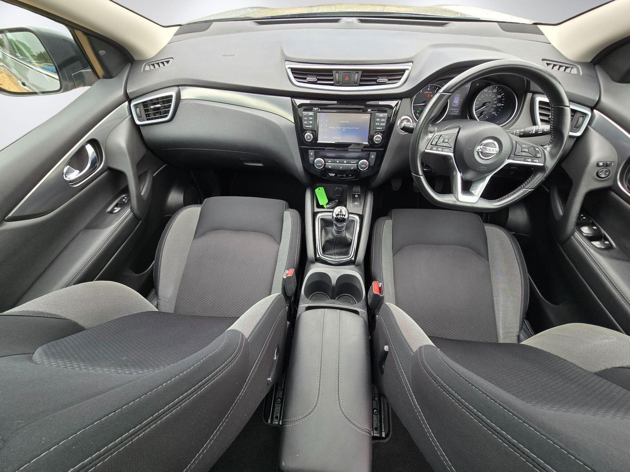 Nissan Qashqai 1.3 DIG-T N-Connecta Euro 6 (s/s) 5dr 5dr Manual 2018
