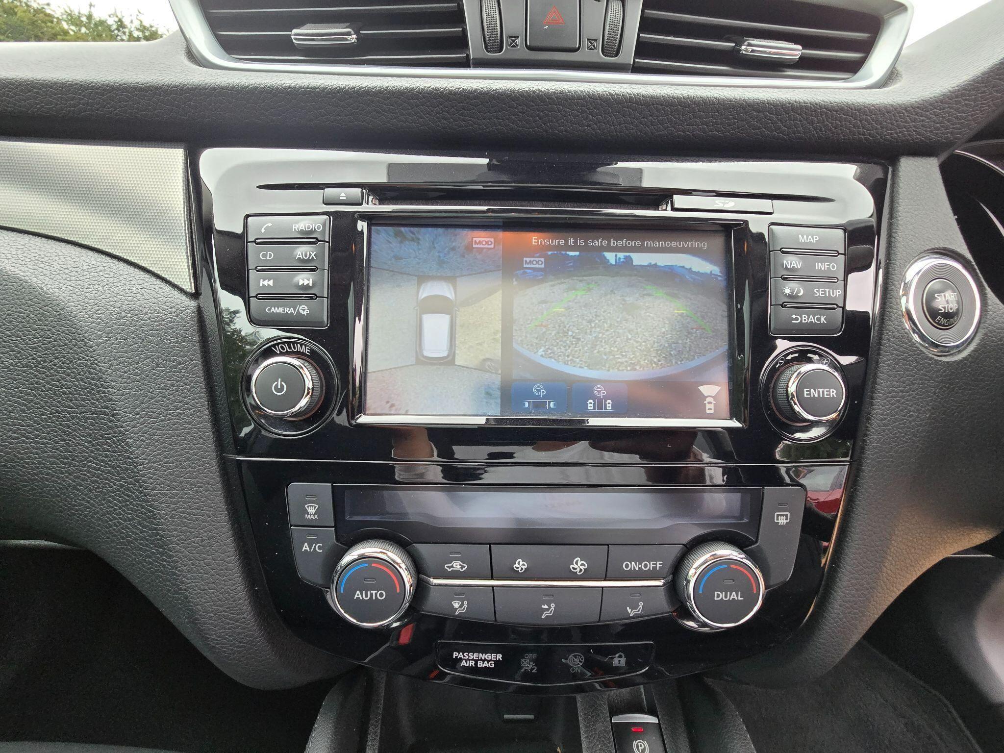 Nissan Qashqai 1.3 DIG-T N-Connecta Euro 6 (s/s) 5dr 5dr Manual 2018