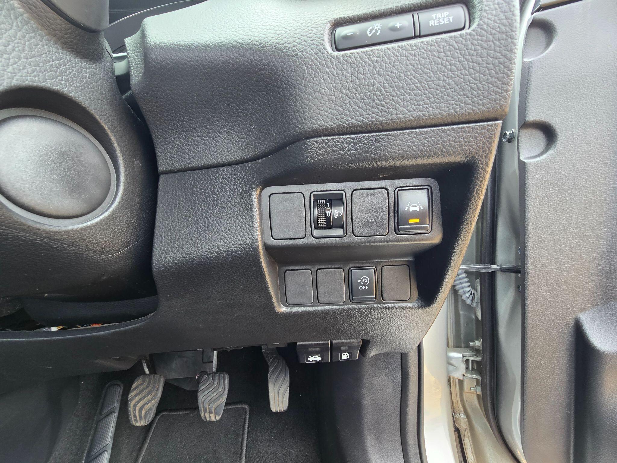 Nissan Qashqai 1.3 DIG-T N-Connecta Euro 6 (s/s) 5dr 5dr Manual 2018