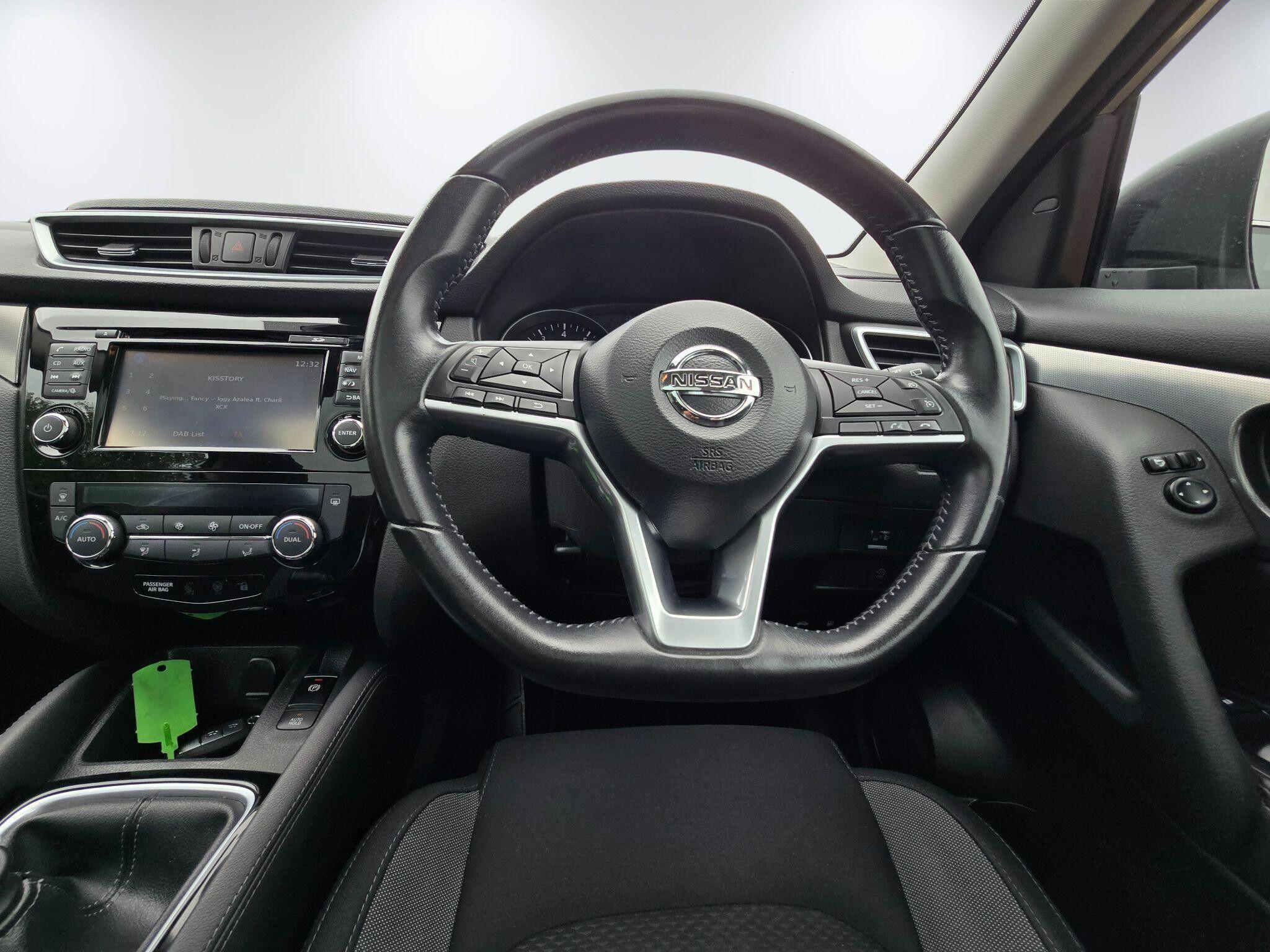 Nissan Qashqai 1.3 DIG-T N-Connecta Euro 6 (s/s) 5dr 5dr Manual 2018