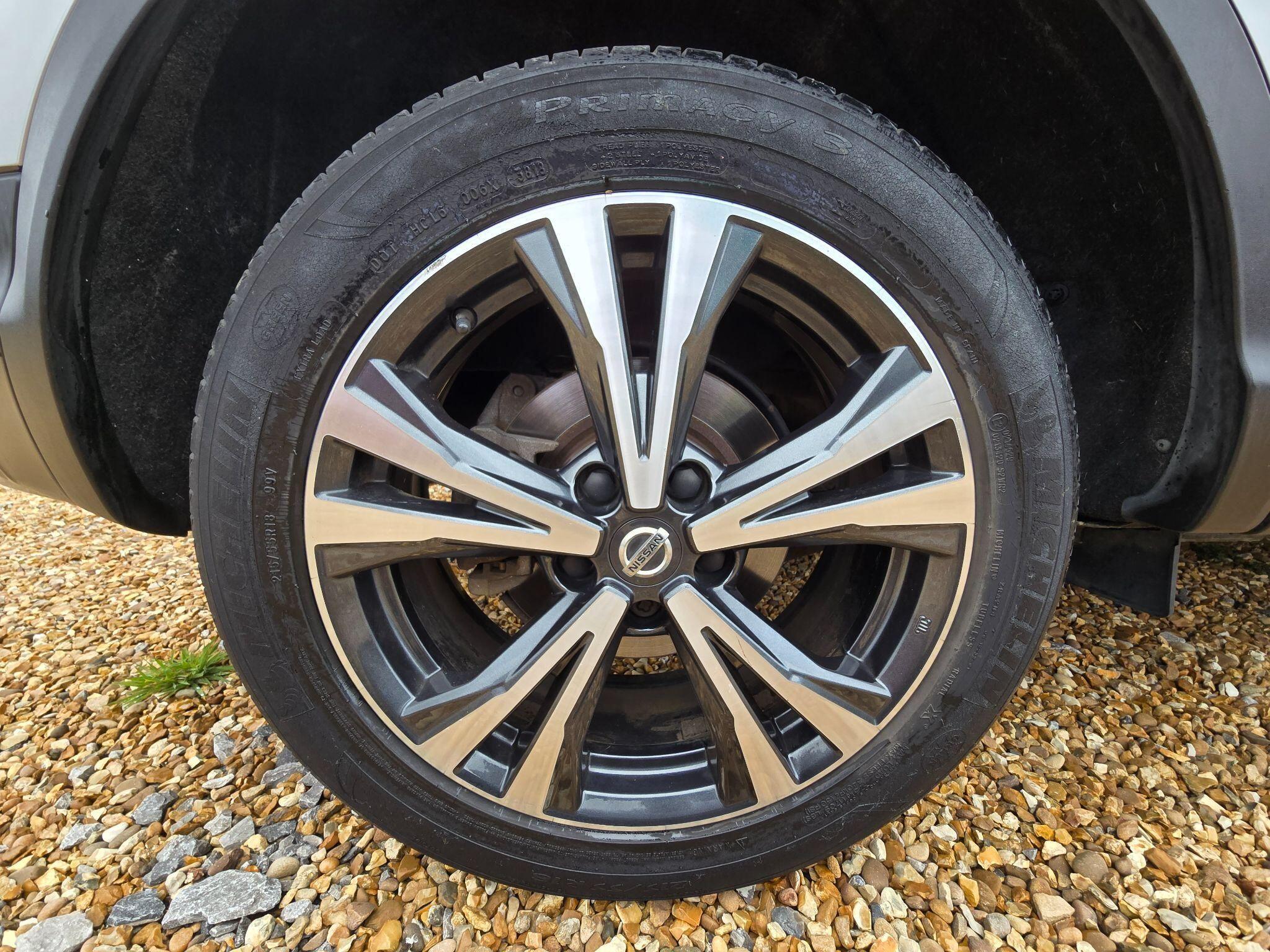 Nissan Qashqai 1.3 DIG-T N-Connecta Euro 6 (s/s) 5dr 5dr Manual 2018
