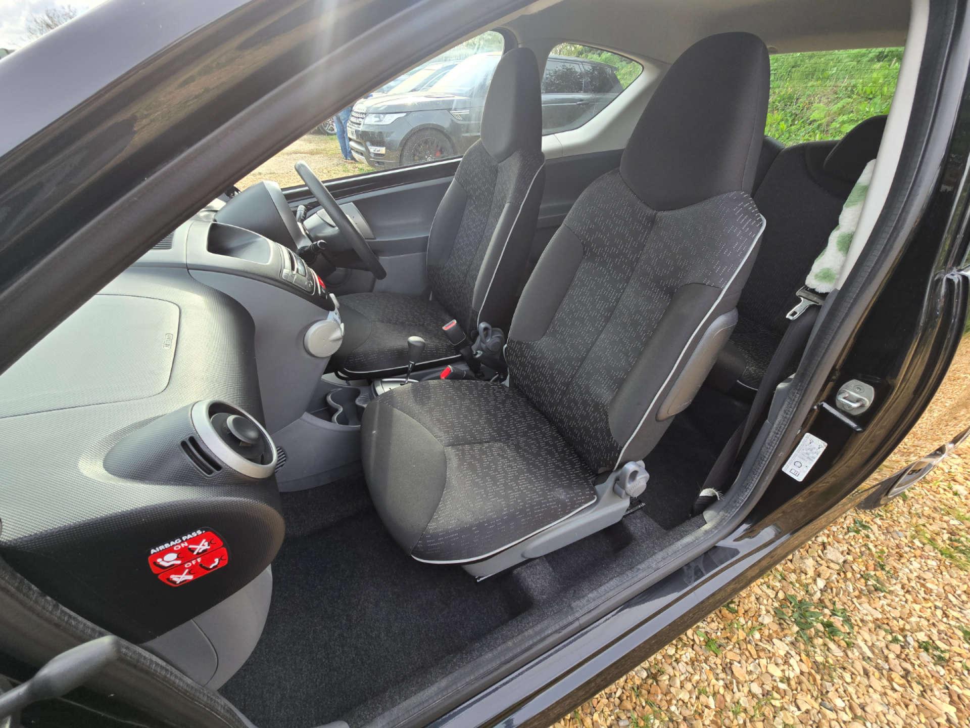 Peugeot 107 1.0 107 Urban Semi-Auto 3dr 3dr Automatic 2011