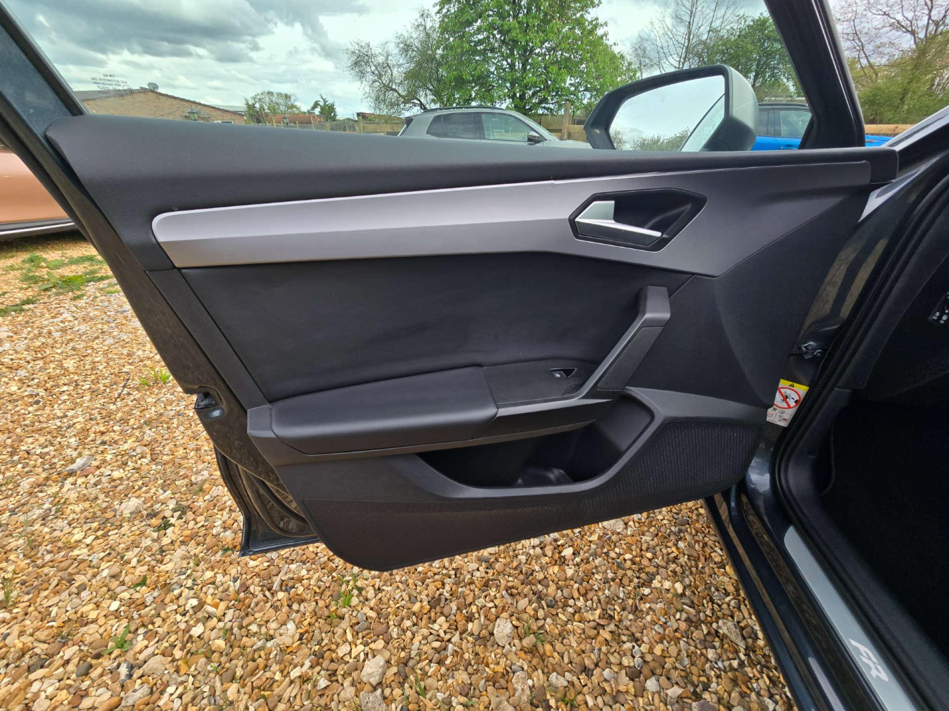 Seat Leon 1.4 Leon FR PHEV Semi-Auto 5dr 5dr Automatic 2021