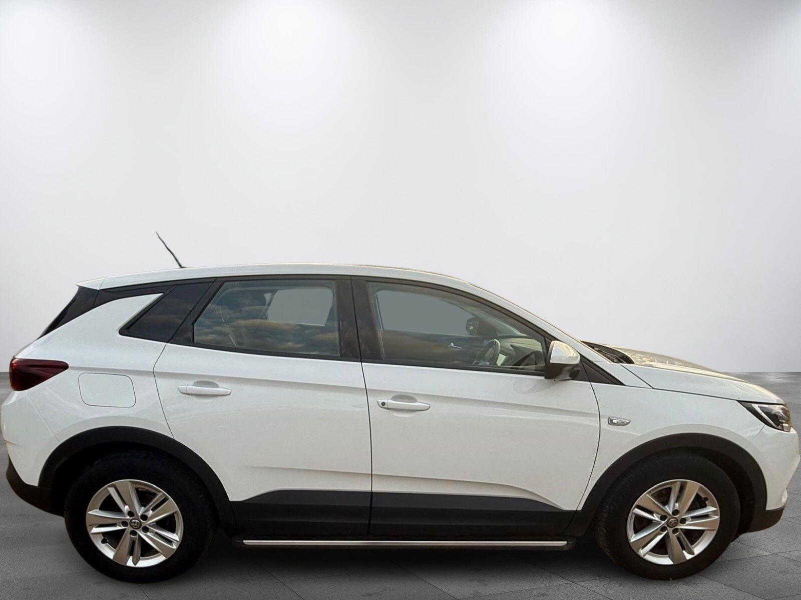 Vauxhall Grandland X 1.2 Turbo SE Euro 6 (s/s) 5dr 5dr Manual 2019