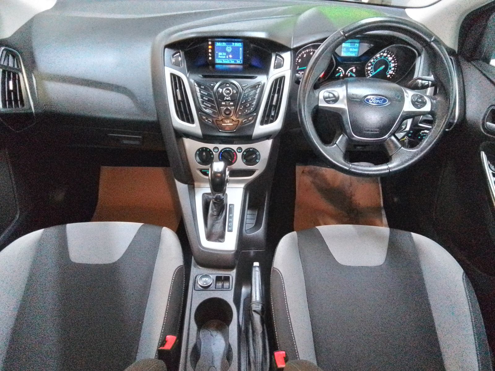 Ford Focus 1.6L Zetec Auto Estate 5dr Petrol Automatic Euro 5 (123 bhp) 5dr Automatic 2025