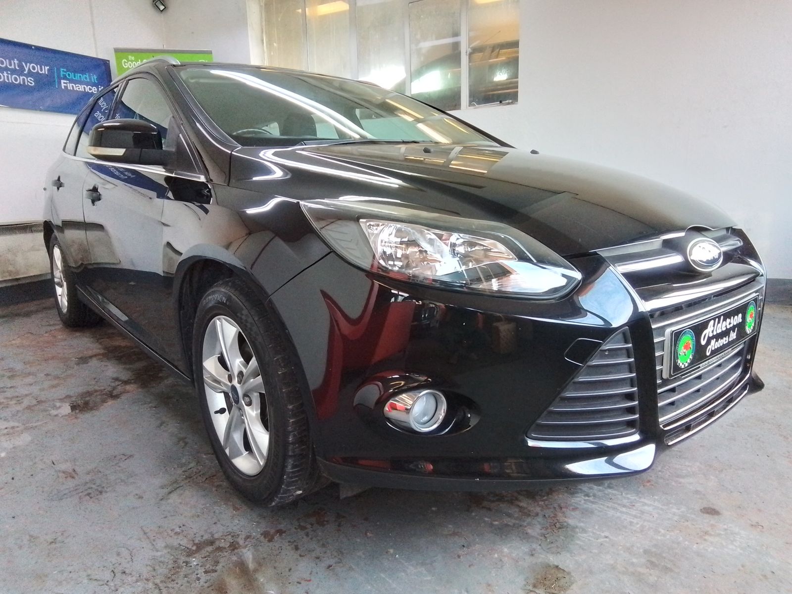 Ford Focus 1.6L Zetec Auto Estate 5dr Petrol Automatic Euro 5 (123 bhp) 5dr Automatic 2025