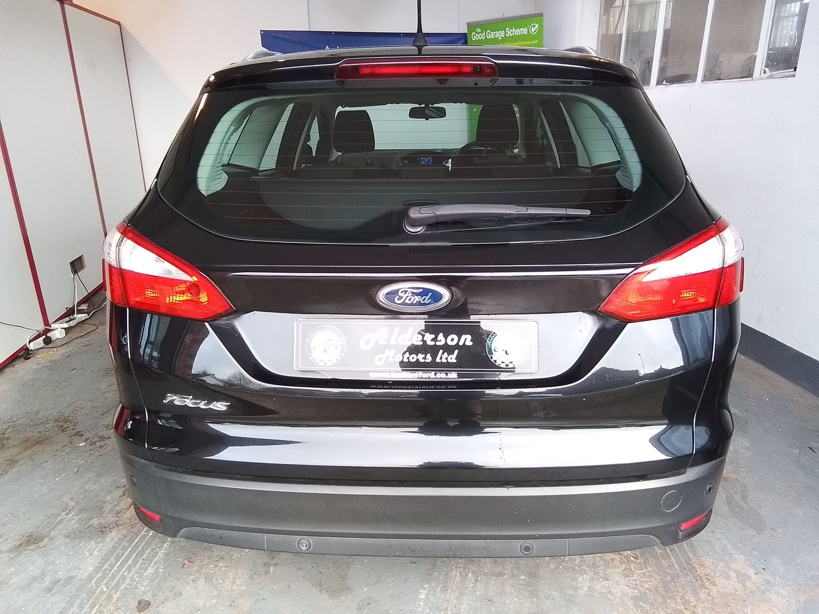 Ford Focus 1.6L Zetec Auto Estate 5dr Petrol Automatic Euro 5 (123 bhp) 5dr Automatic 2025